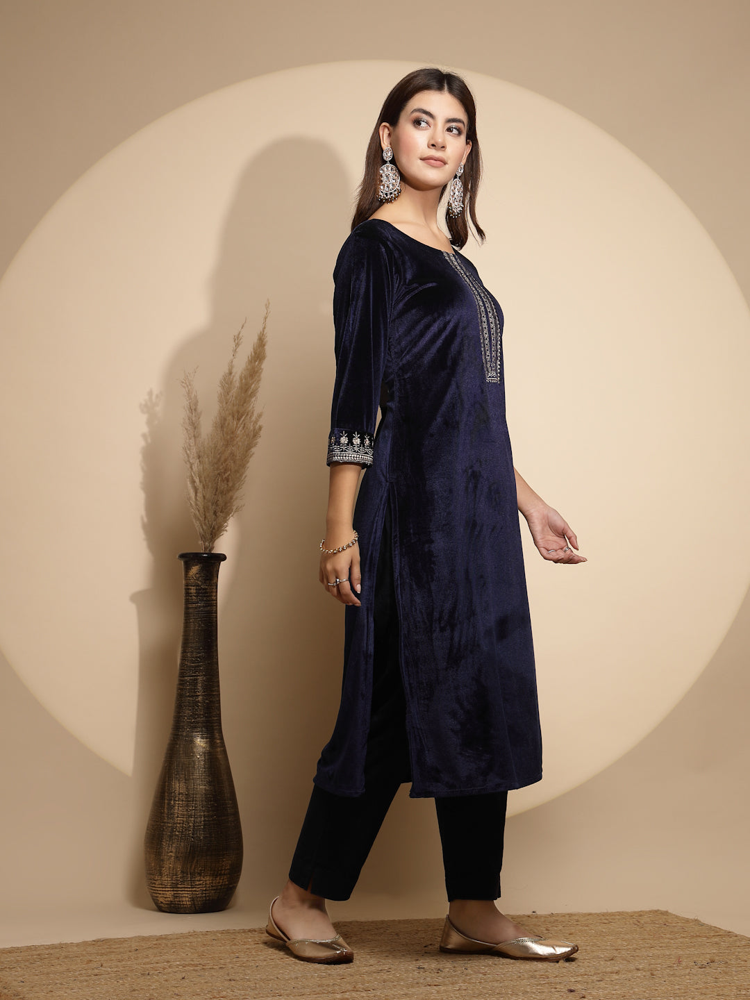 Navy Blue Embellished Velvet Kurta