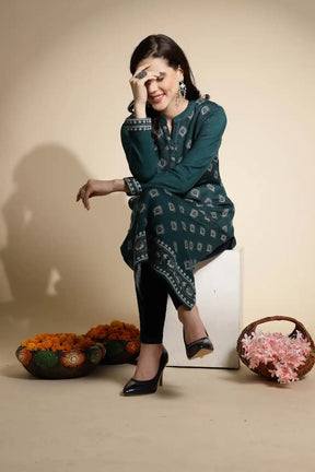 Green Printed Full Sleeve Round With V Neck Woolen Kurta