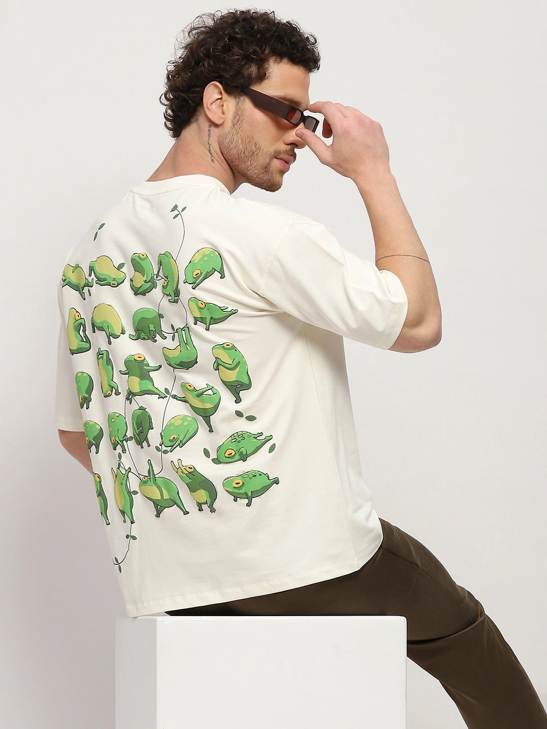 Playful Frog Print Oversized T-Shirt