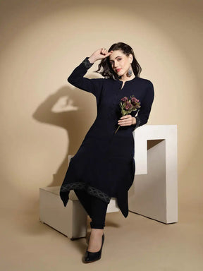 Navy Blue Abstract Print Full Sleeves Collared With V-Neck Woolen Kurta