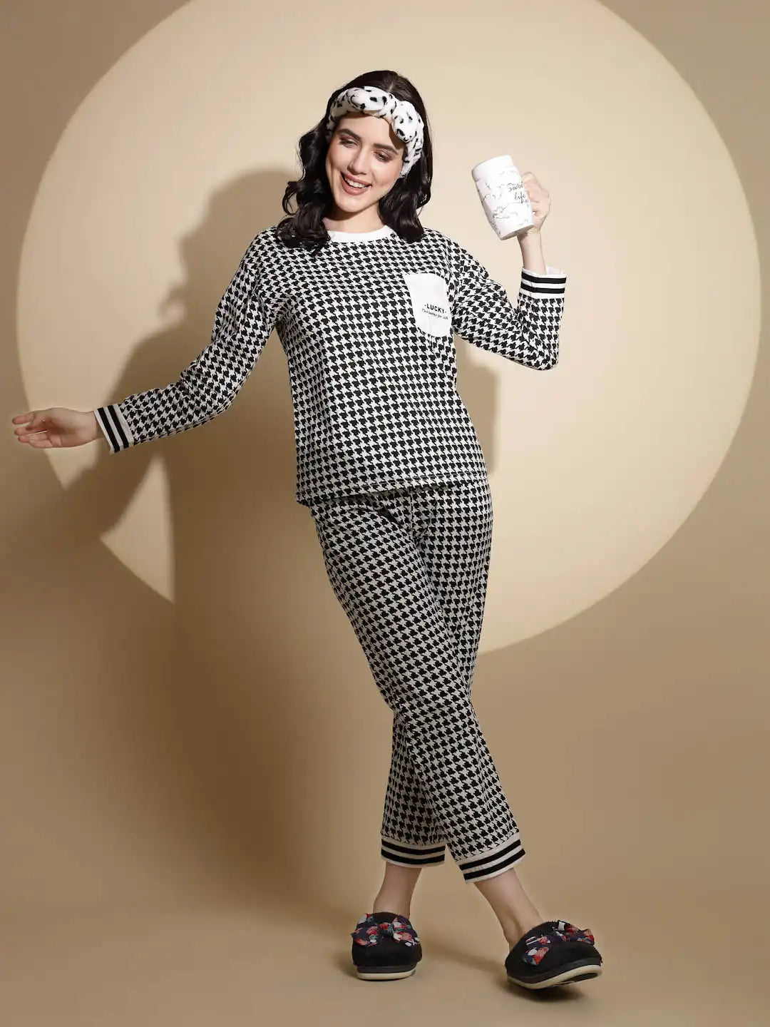 Black Hosiery Abstract Print Top & Pyjama Night Suit Set