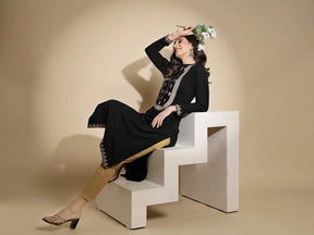 Black Embroidered Full Sleeve Round With V-Neck Woolen Kurta