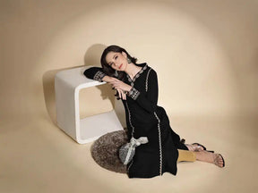Black Embroidered Full Sleeve V-Neck Woolen Kurta