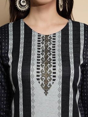 Blue Embellished Full Sleeve Crew Neck Woolen Kurta