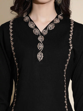 Black Embroidered Full Sleeve V-Neck Woolen Kurta