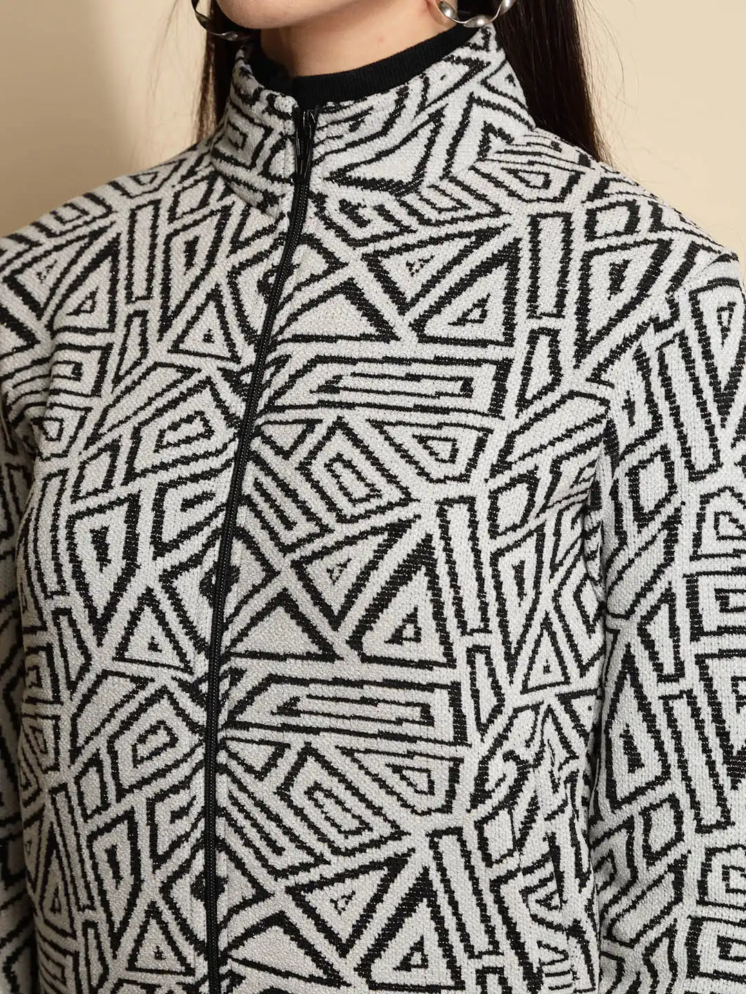 Off White Geometric Print Full Sleeve Turtle Neck Acrylic Sweatshirt