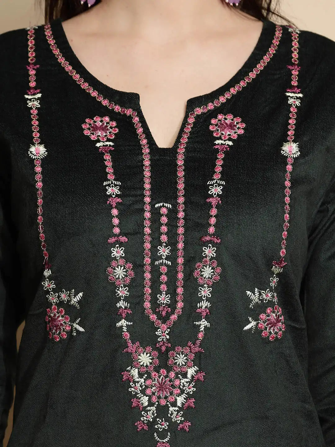 Olive Embellished Full Sleeve Round With V-Neck Cotton Kurta