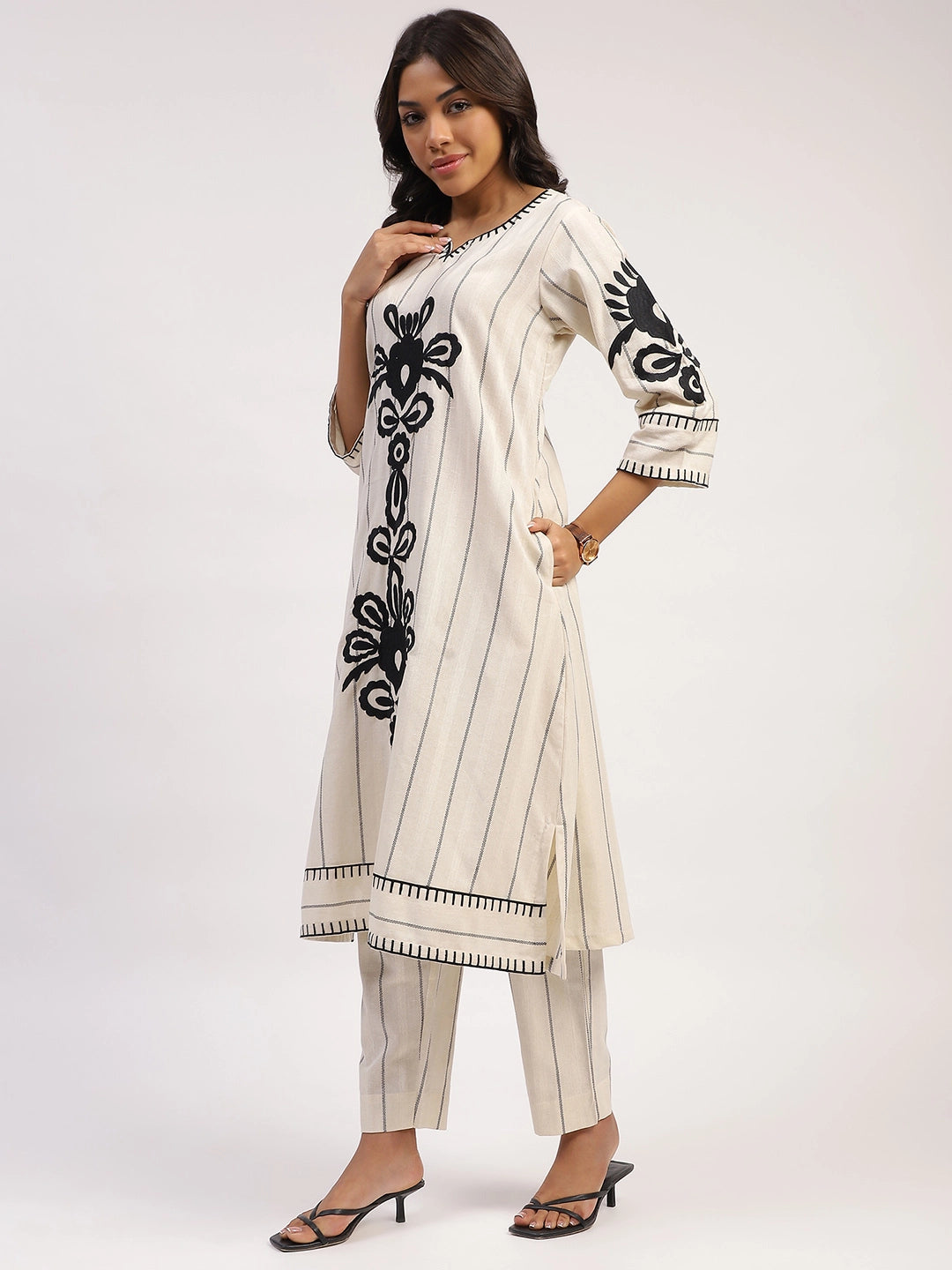 Embroidered Cotton Linen Kurta Set