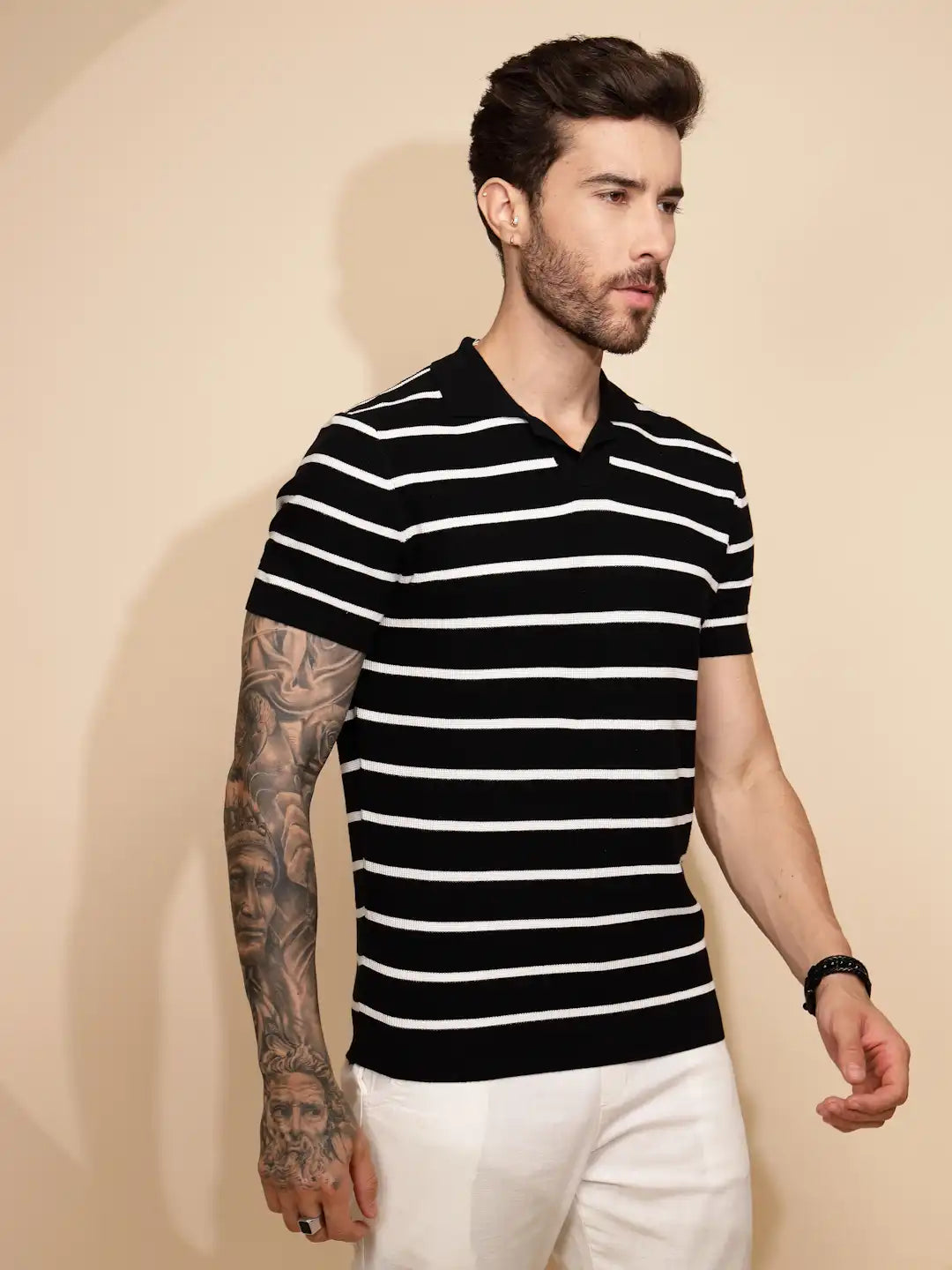 Black cotton Regular Fit T-Shirt For Men - Global Republic