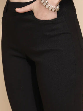 Black Cotton Blend Slim Fit Jegging For Women