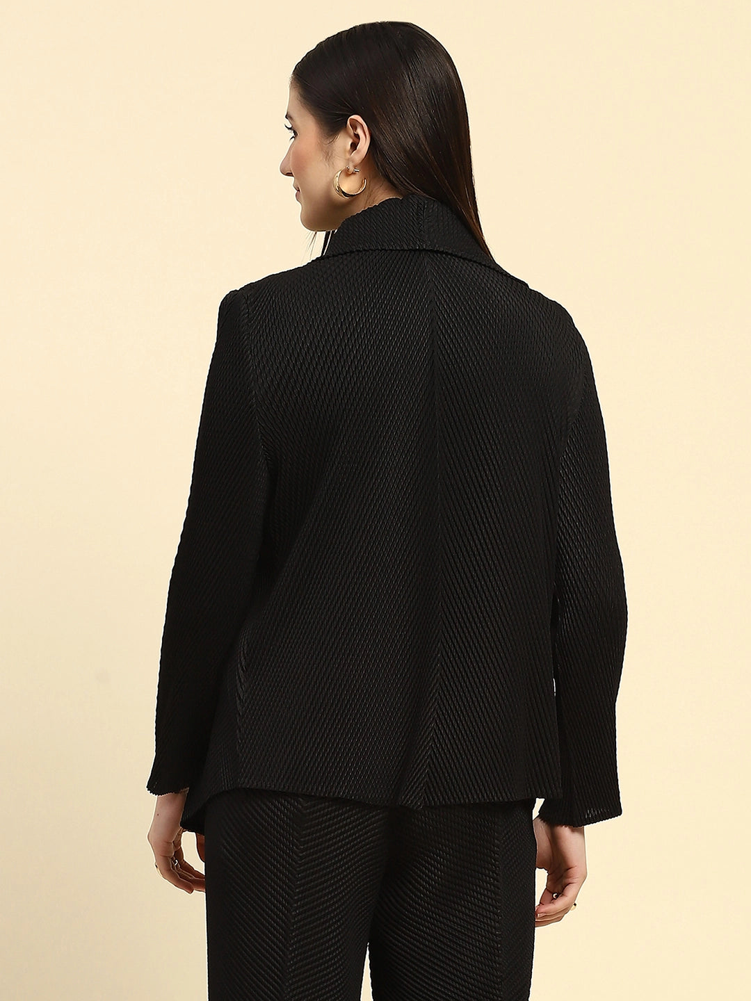 Black Pleated  Loose Shrug - Global Republic