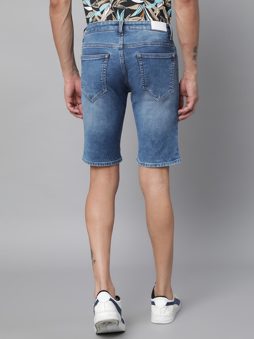 Mens Blue Solid Slim Fit Mid Rise Short