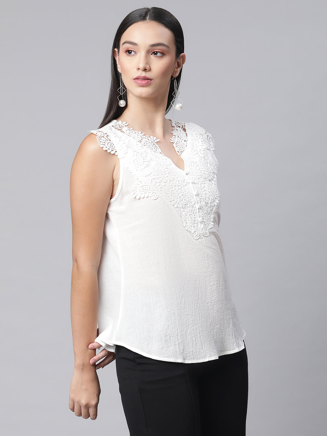 Women Thread Embroidery Sleeve-Less Top