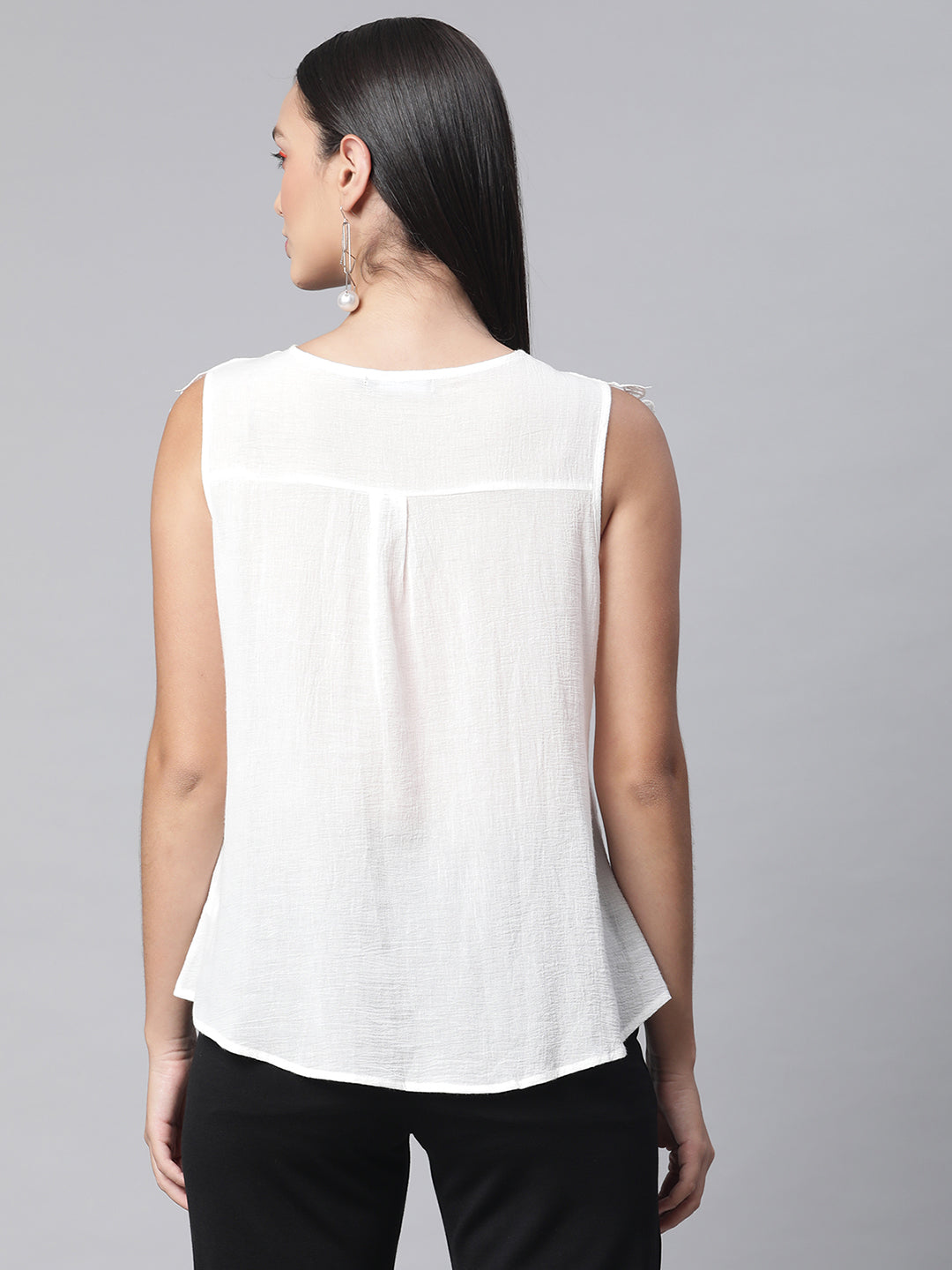 Women Thread Embroidery Sleeve-Less Top