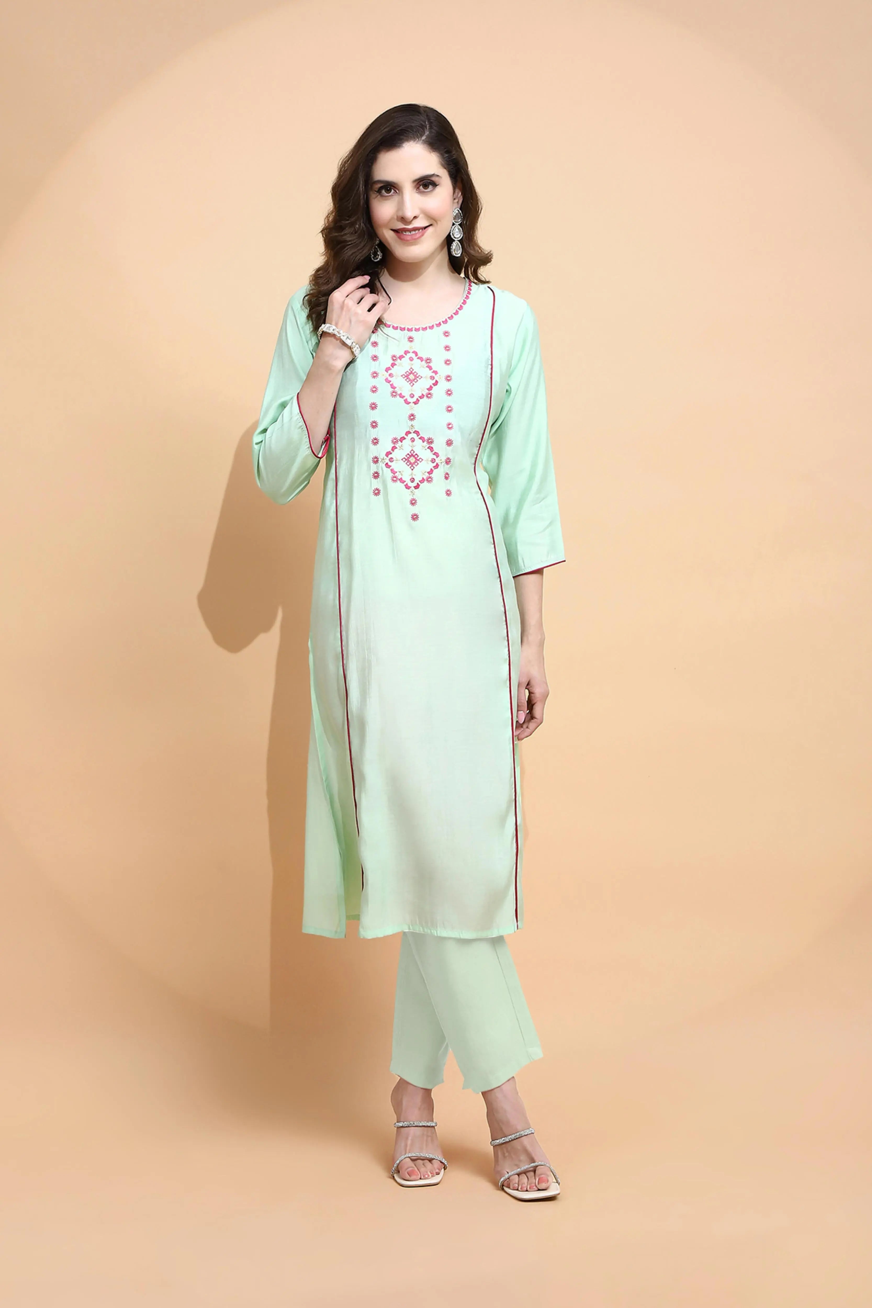 Green Embroidered Muslin Kurta - Global Republic