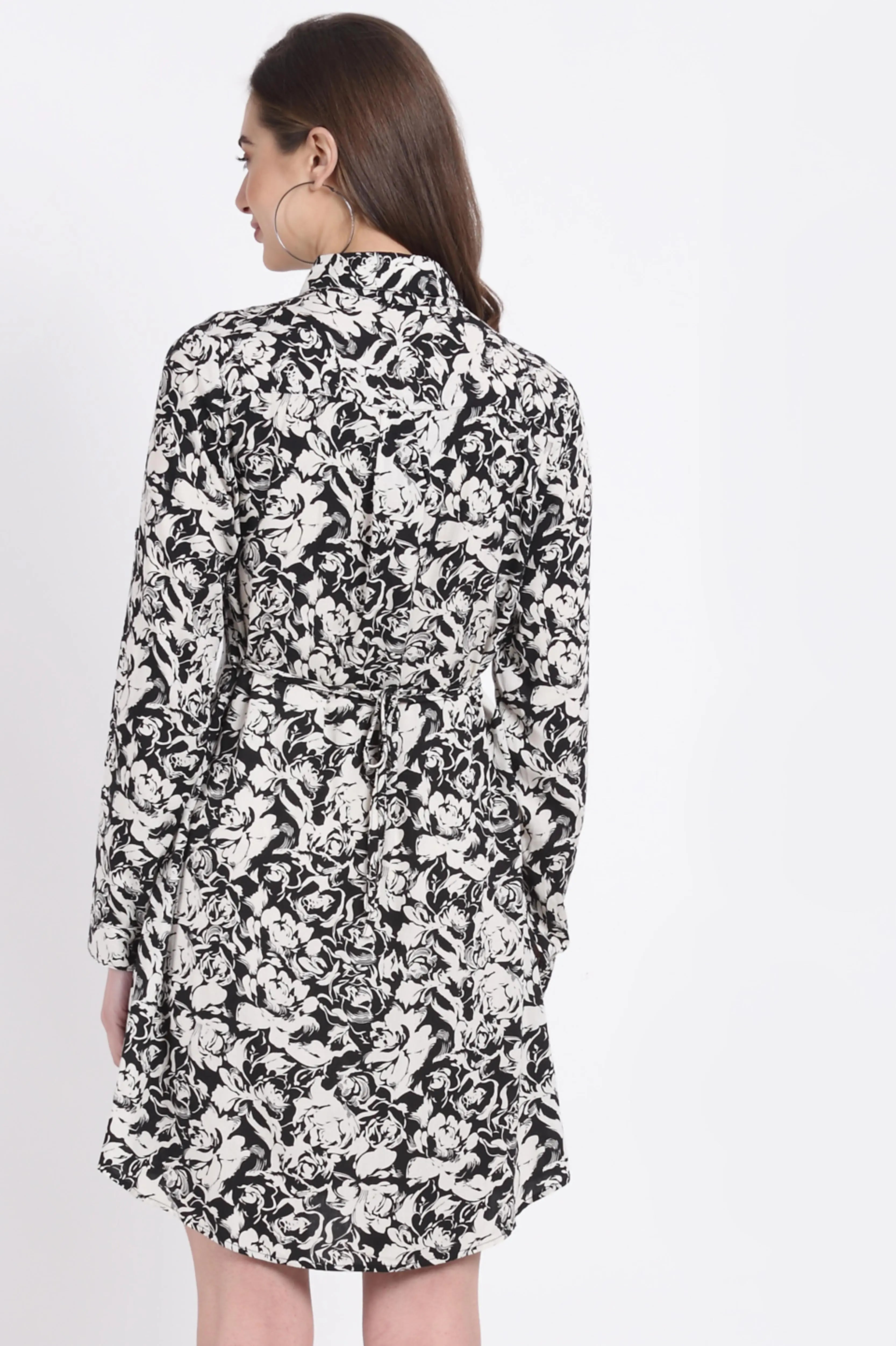 Women Straight Fit Floral Printed Black Tunic - Global Republic