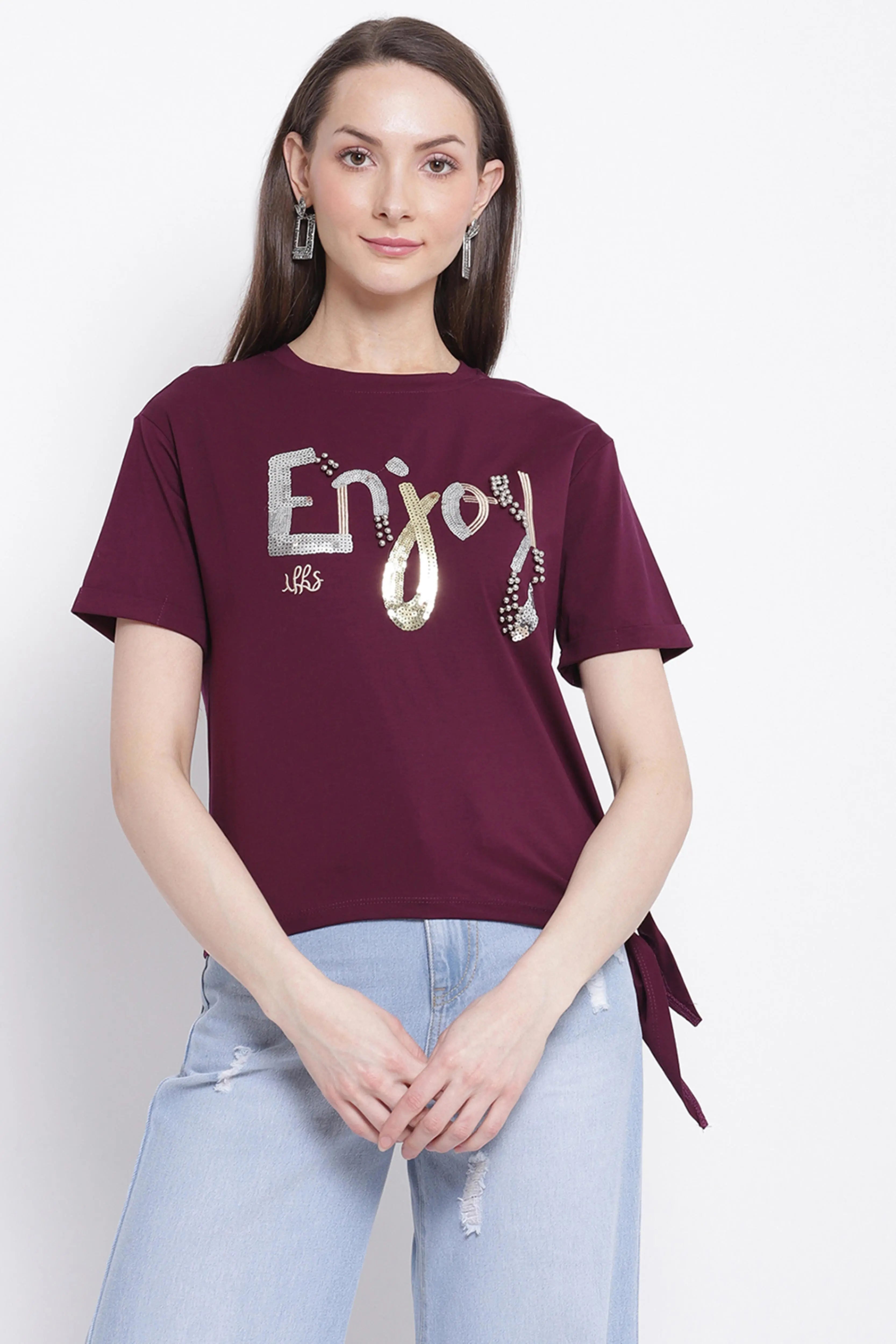 Women Maroon Printed T-Shirt with Knot Details at Hem