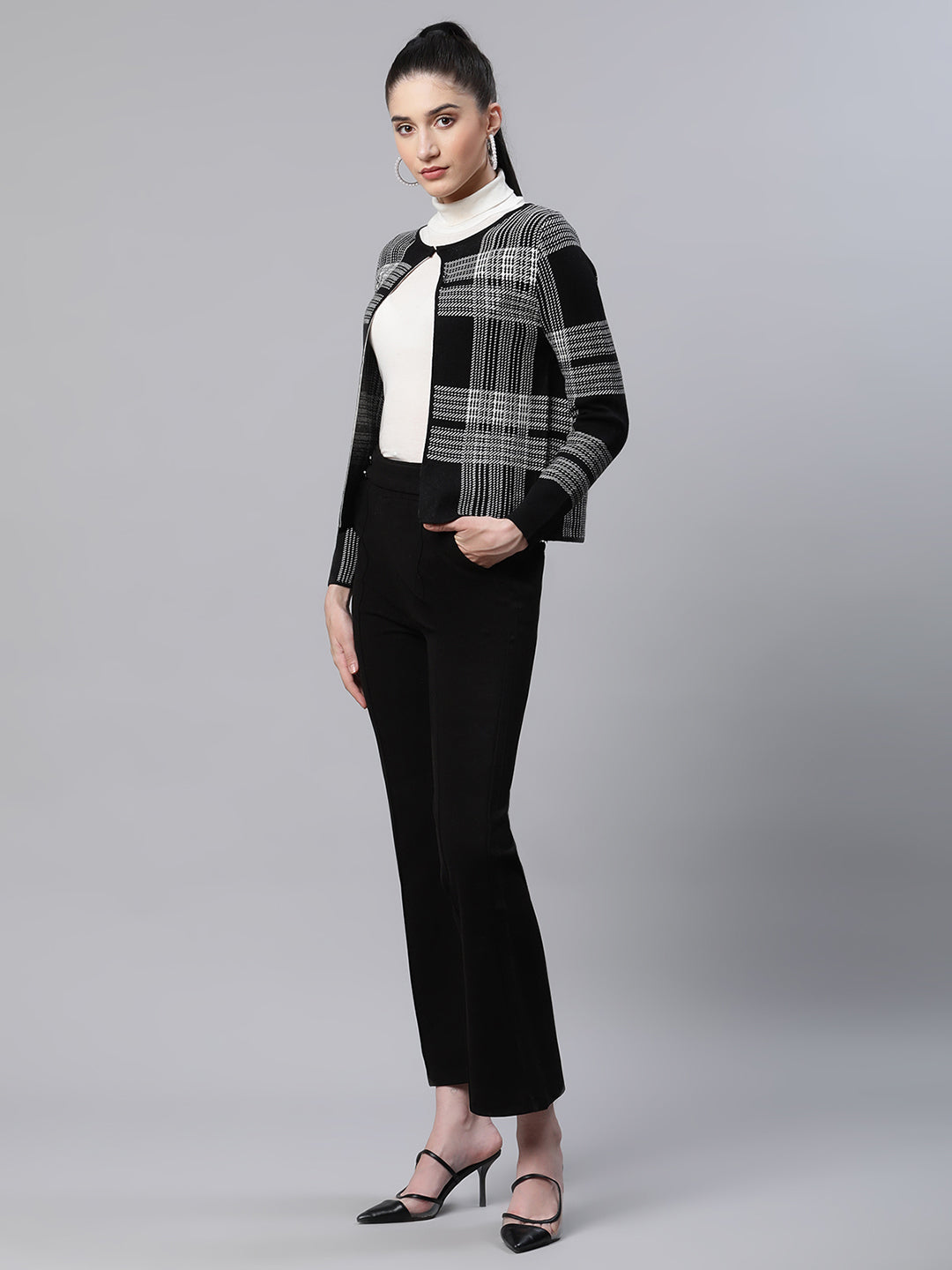 Women Checkered Black Slim Fit Casual Cardigan - Global Republic