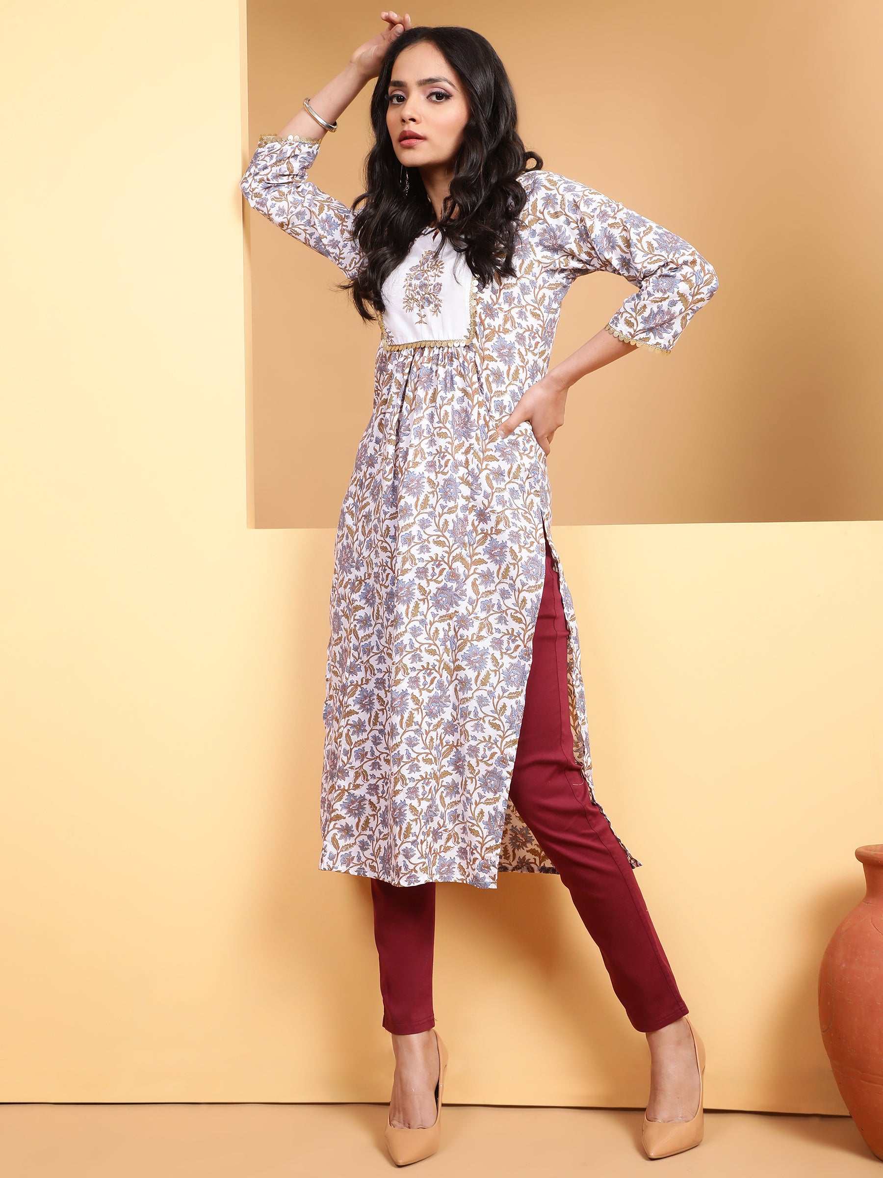 Women White Round Neck Printed Kurta - Global Republic