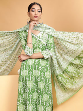 Women Green V-Neck Printed Kurta Set With Dupatta