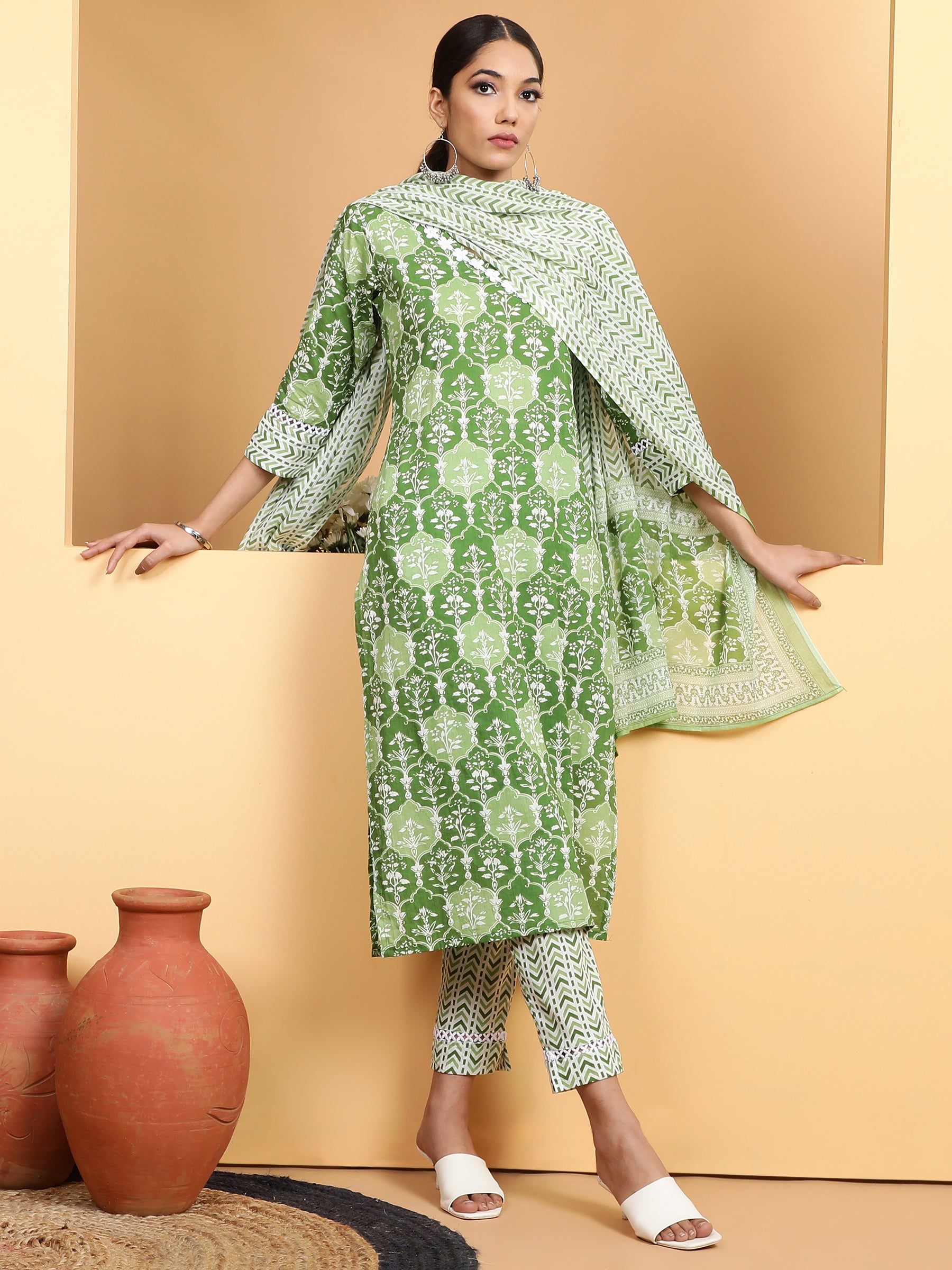 Women Green V-Neck Printed Kurta Suit Set