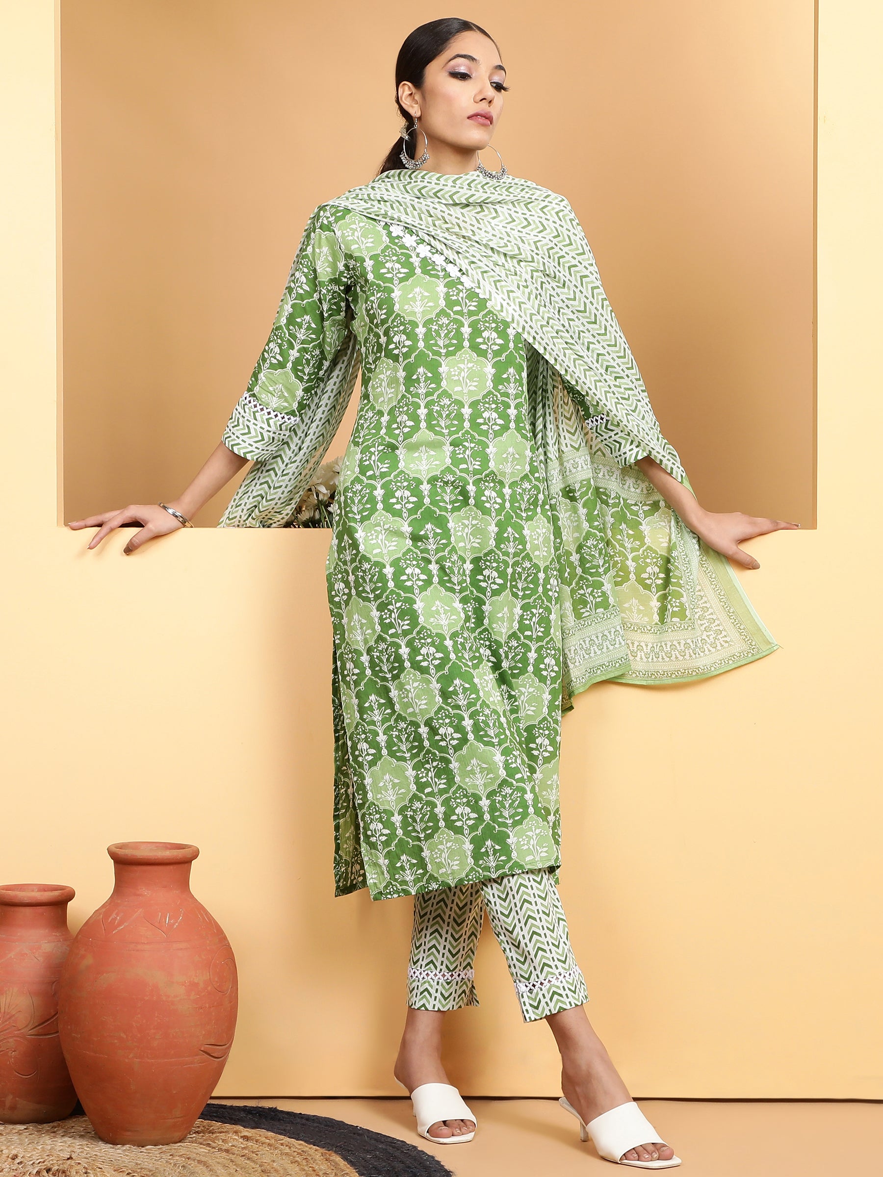 Women Green V-Neck Printed Kurta Suit Set