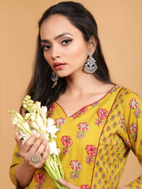 Women Mustard V-Neck Printed Kurta