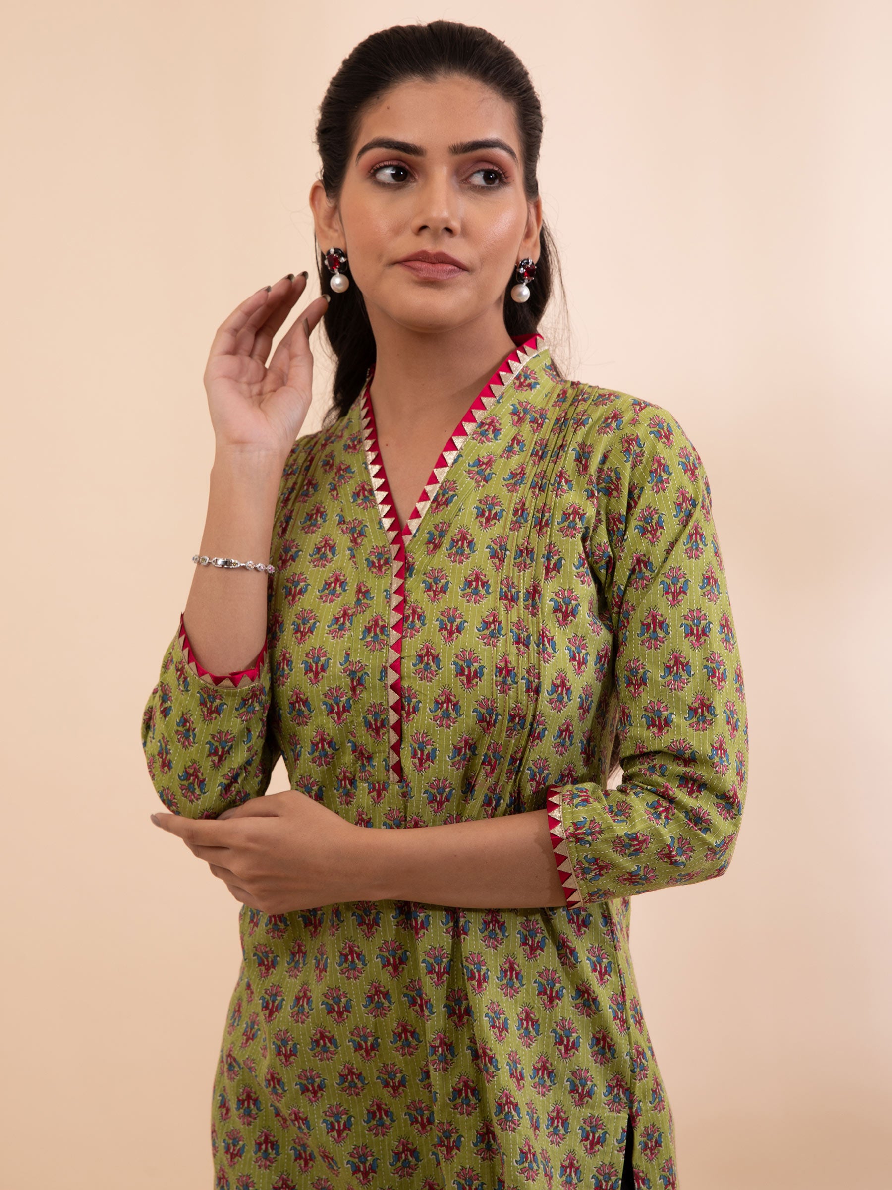 Women Green V-Neck Printed Kurta - Global Republic