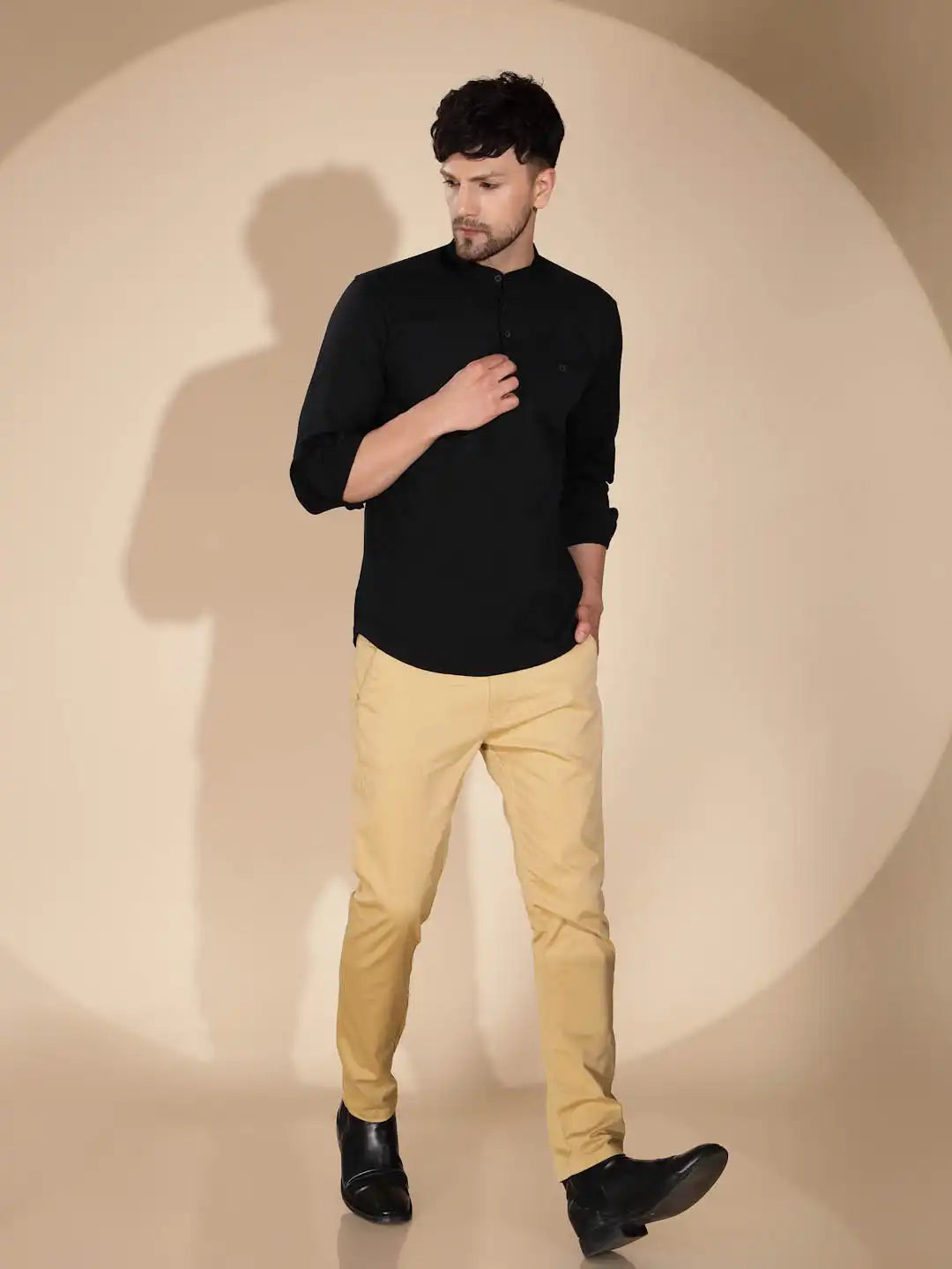 Mens Black Round Nack Solid Kurta - Global Republic
