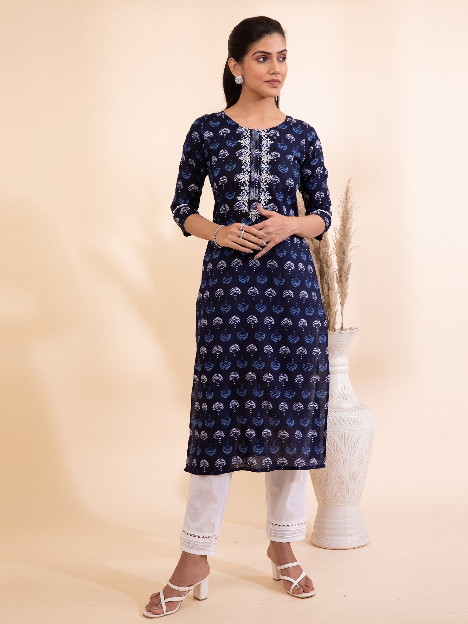 Women Indigo Round Neck Printed Kurta Set - Global Republic