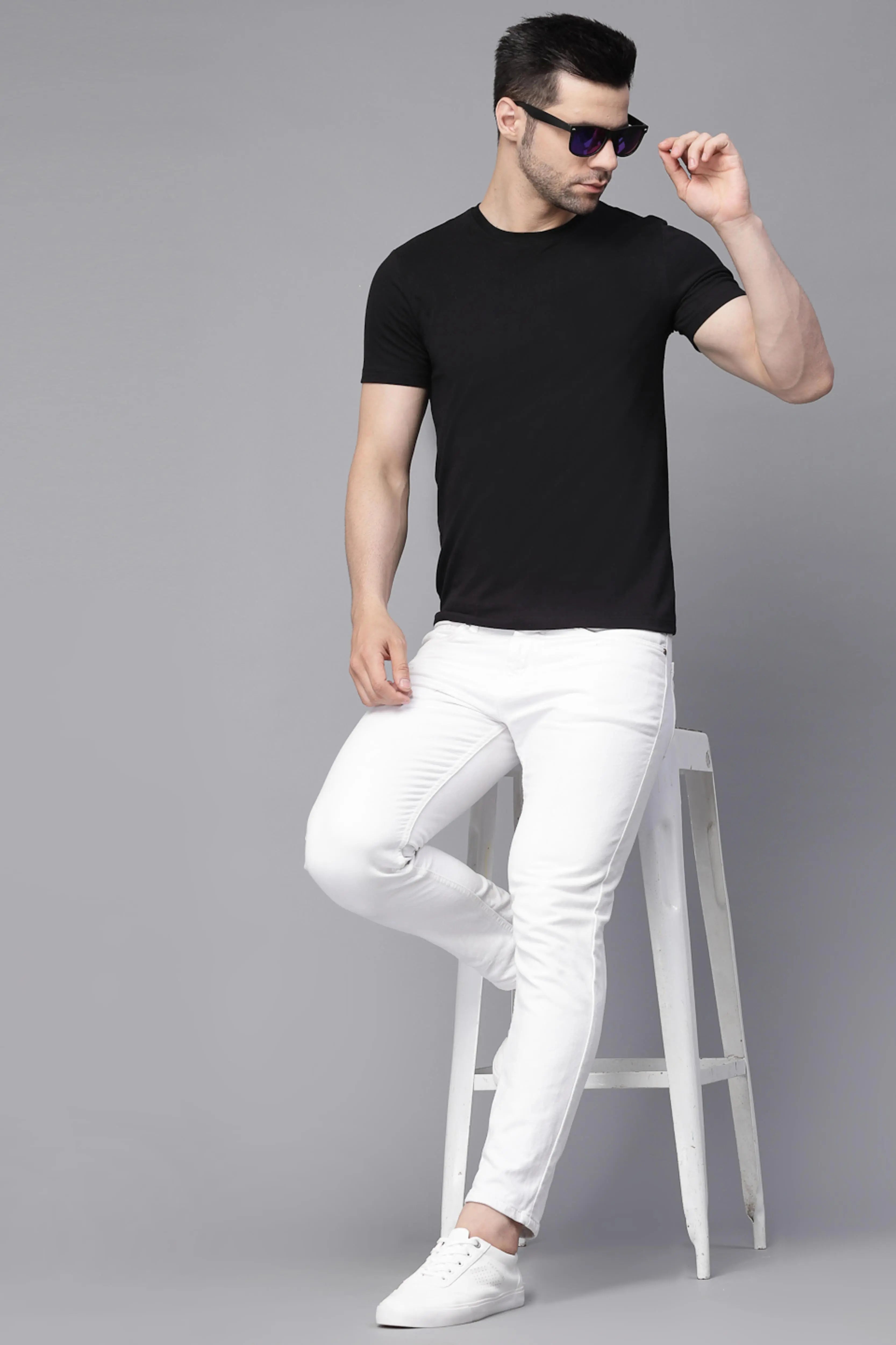 Black Round Neck Solid T-Shirt - Global Republic