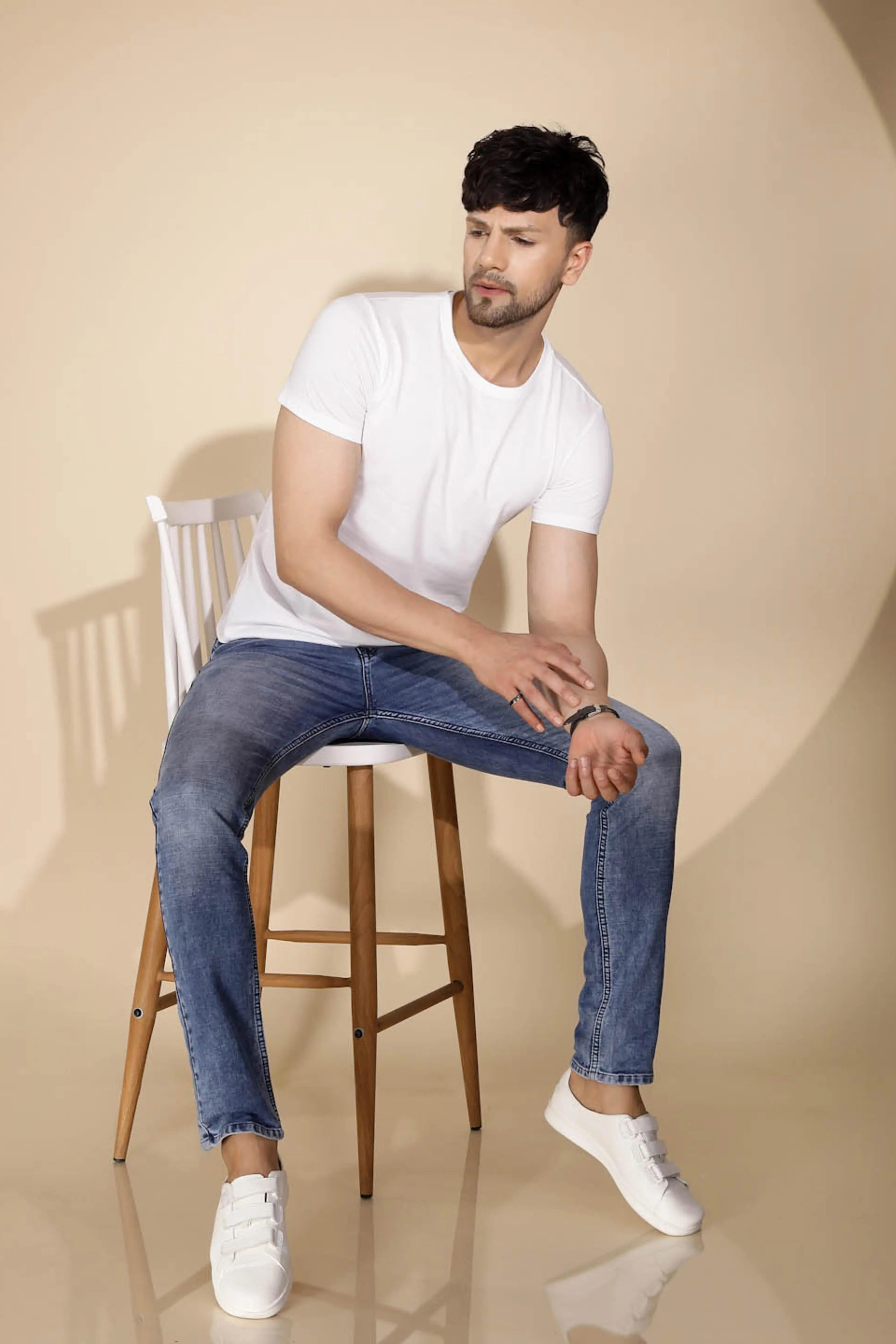 White Round Neck Solid T-Shirt - Global Republic