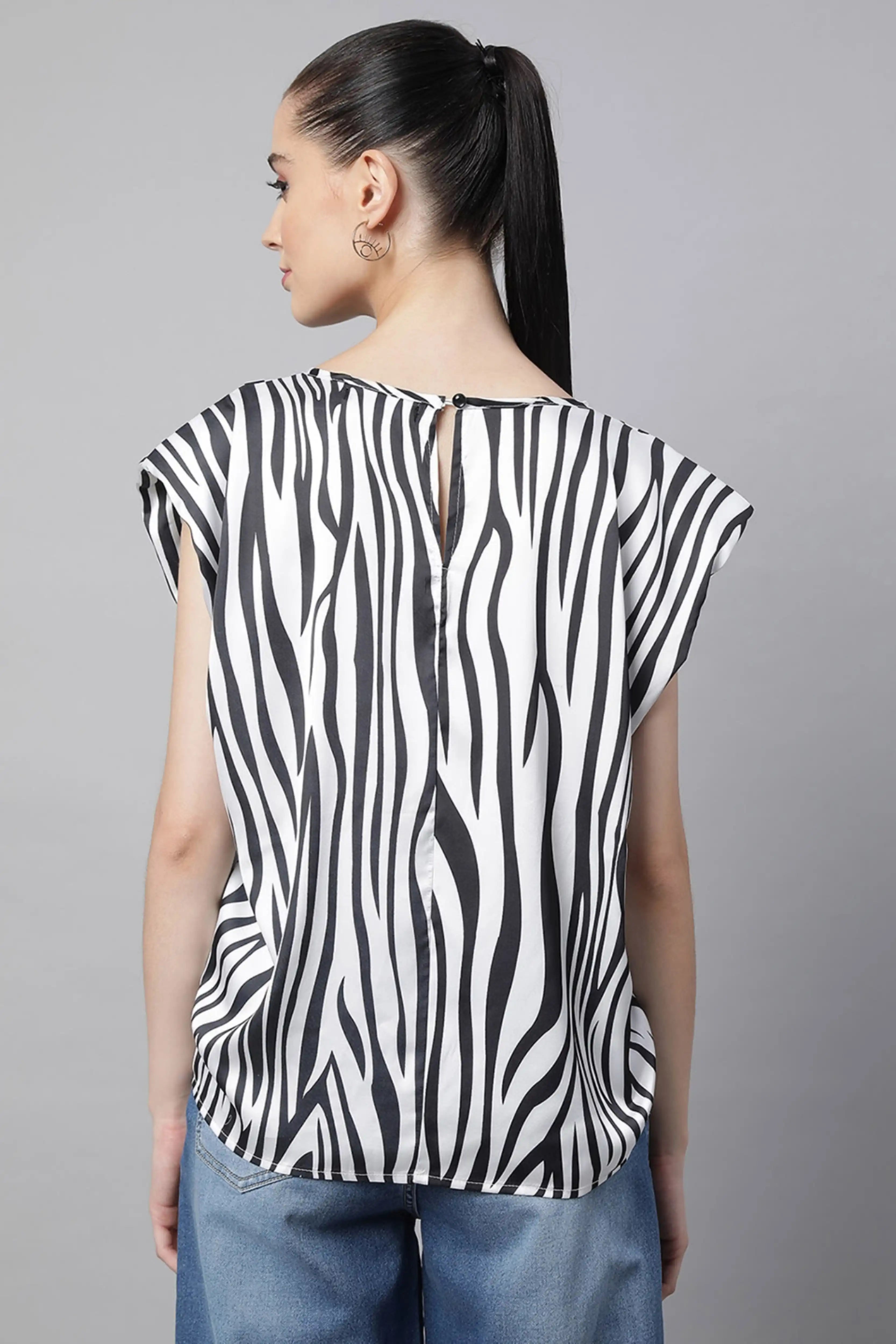 Black And White Printed Blouson Top