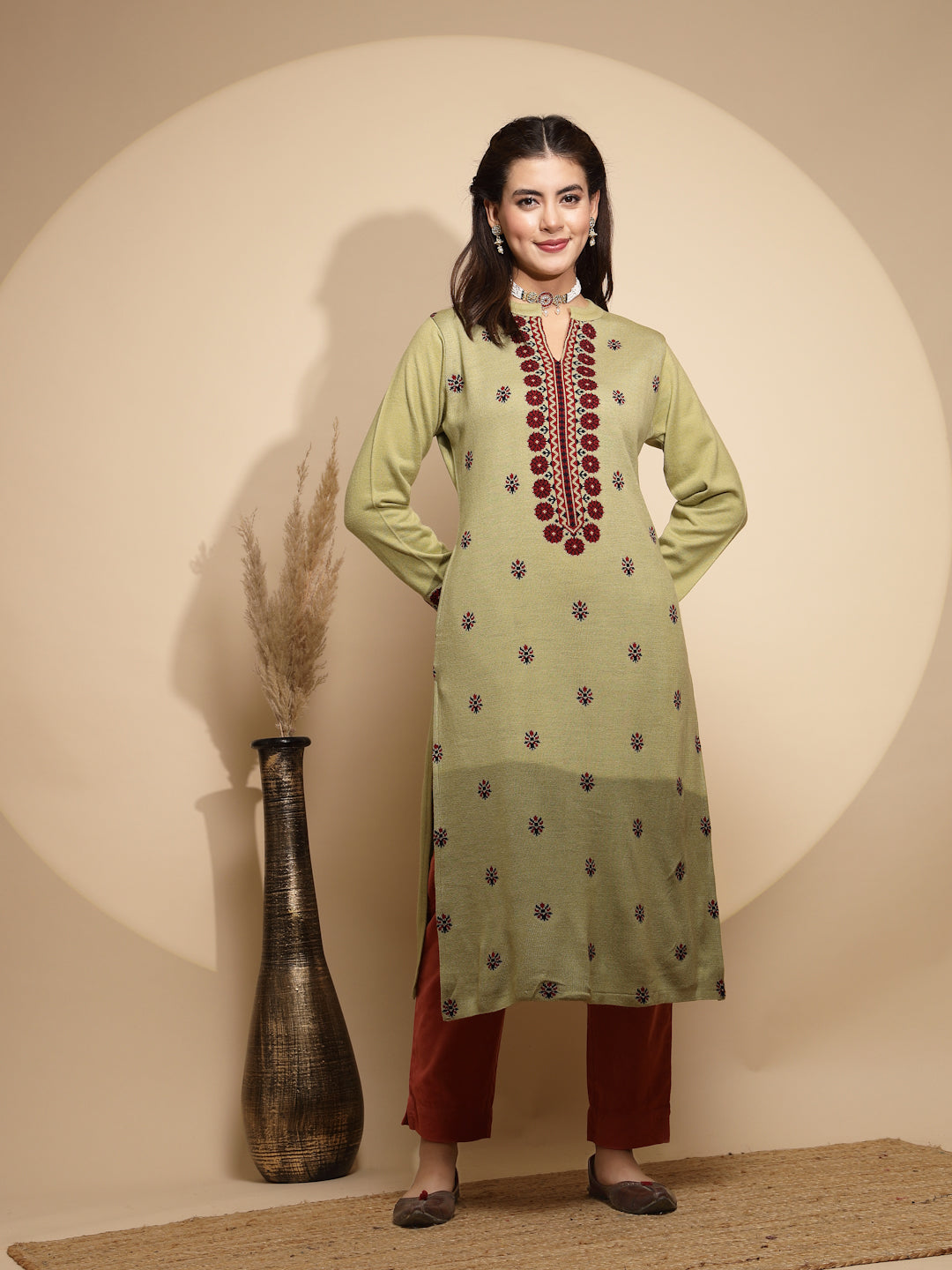 Green Printed Full Sleeve Collar With V-Neck Woolen Kurta For Women - Global Republic