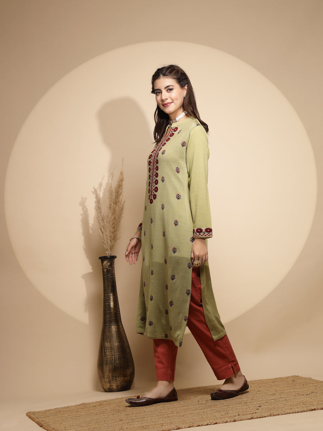Green Printed Full Sleeve Collar With V-Neck Woolen Kurta For Women - Global Republic