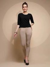 Black 3/4 Sleeve Round Neck Knit Top