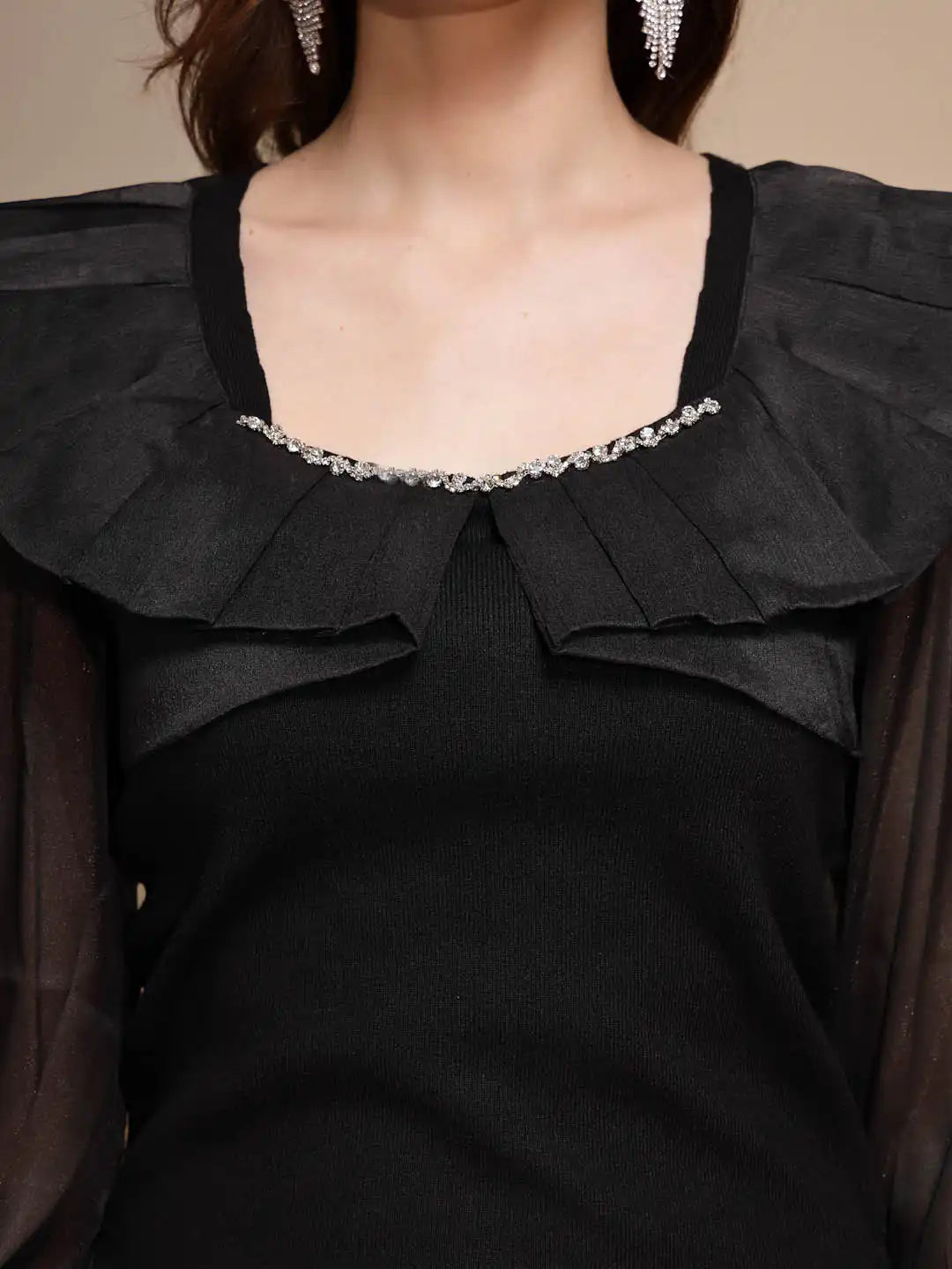 Black Round Neck Acrylic Pullover