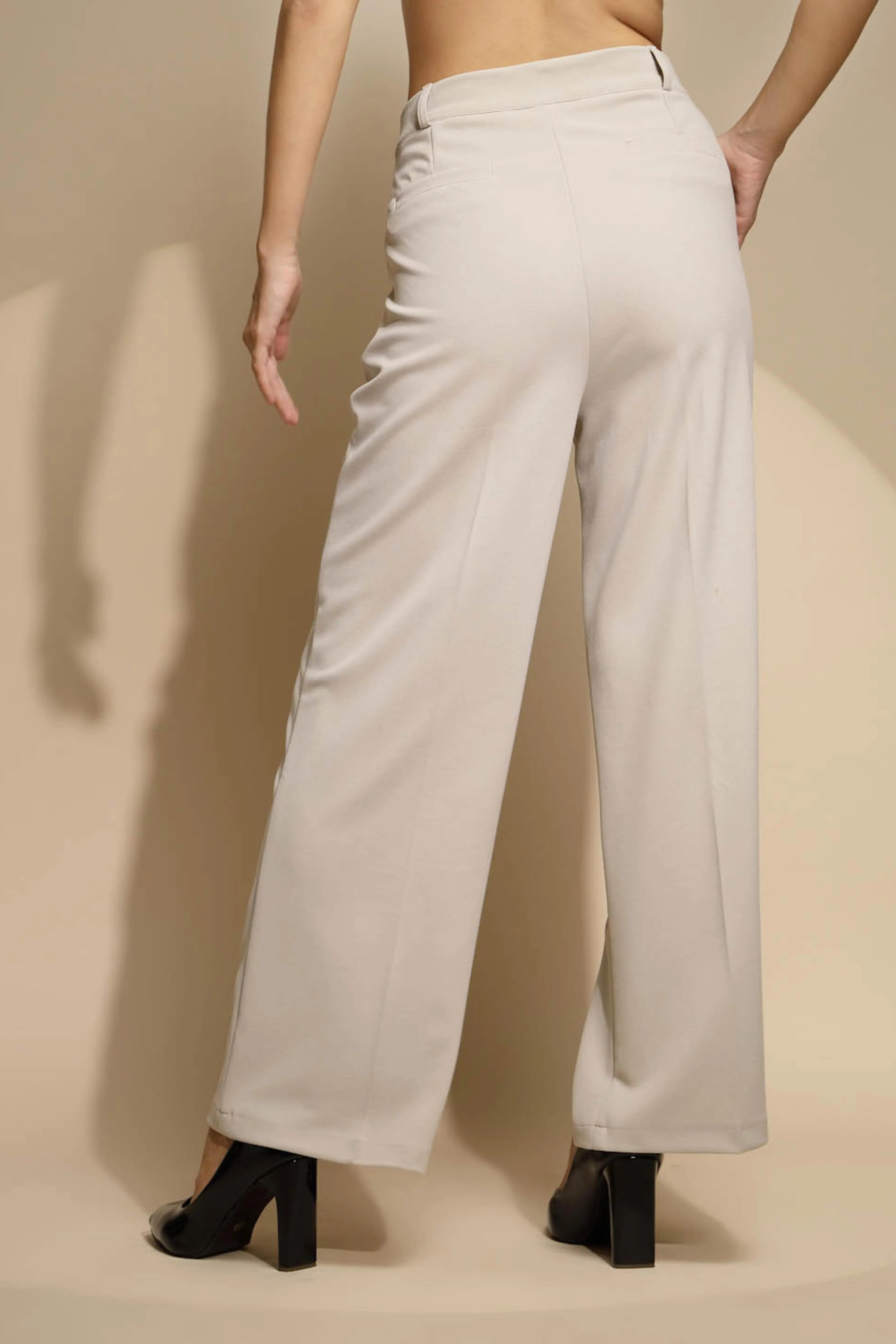 Green Solid Low Rise Trouser For Girl's & Women - Global Republic