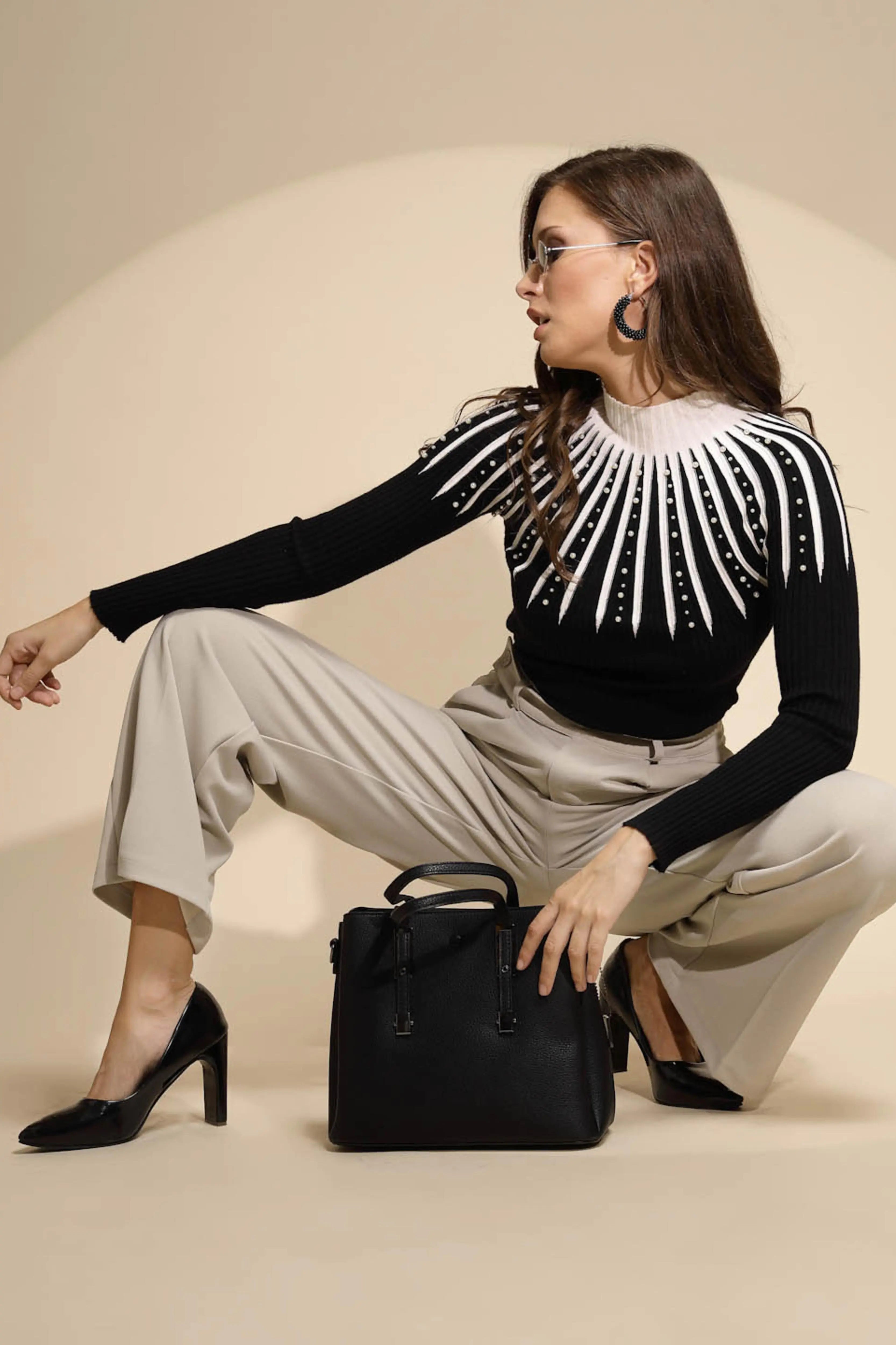 Green Solid Low Rise Trouser For Girl's & Women - Global Republic