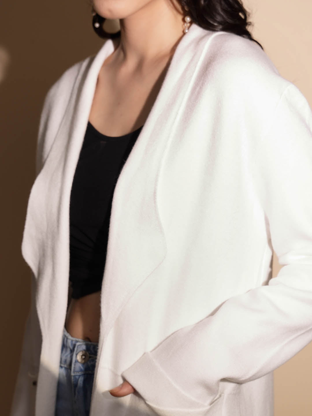 Beige Solid Full Sleeve Collared Neck Knitted Shrug