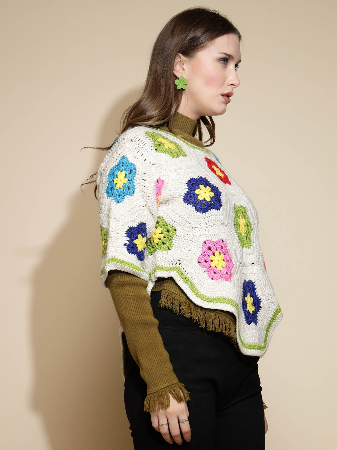 Off White Abstract print Acrylic Sweater - Global Republic