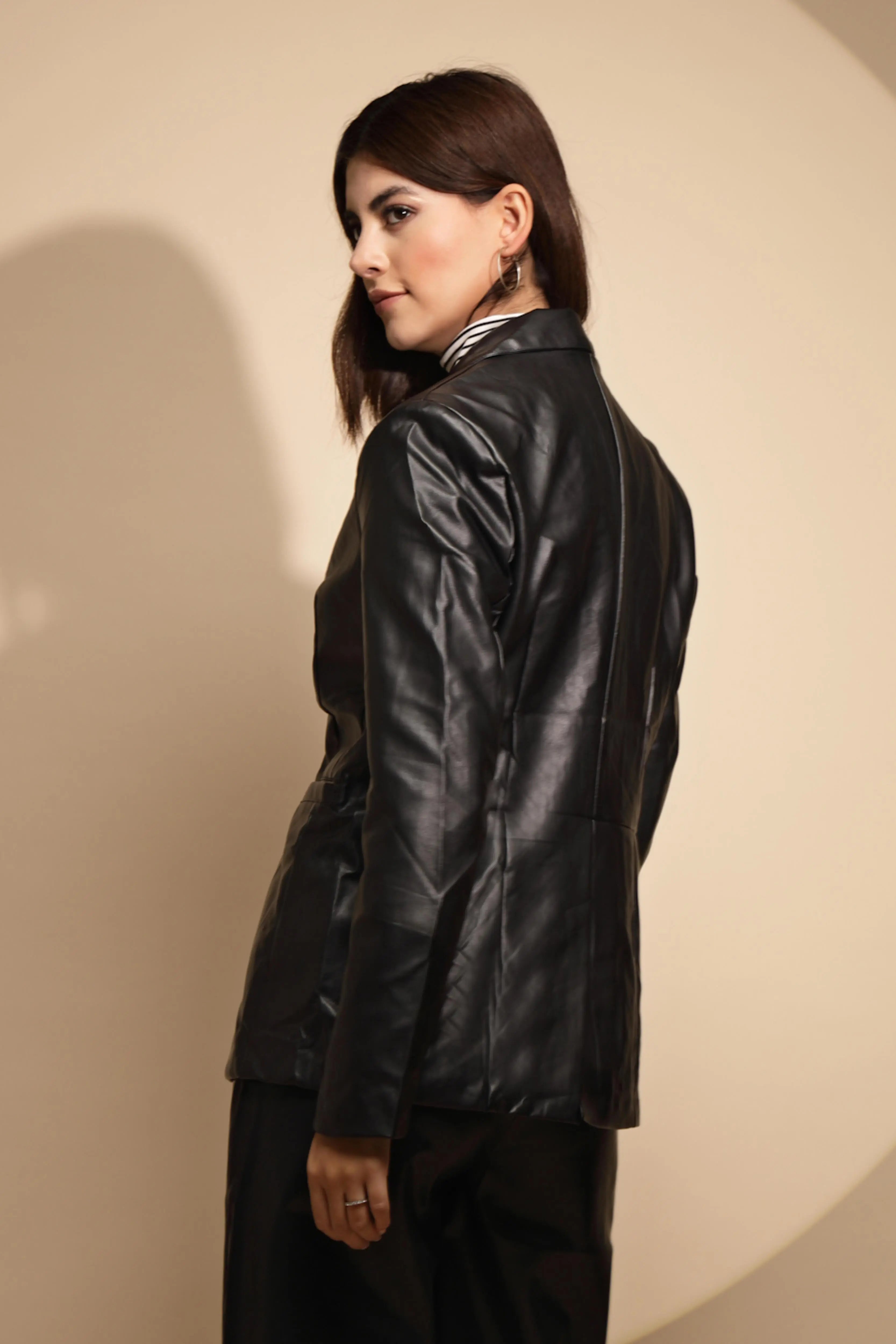 Women Black Solid Collared Neck Full Sleeve Leather Coat - Global Republic