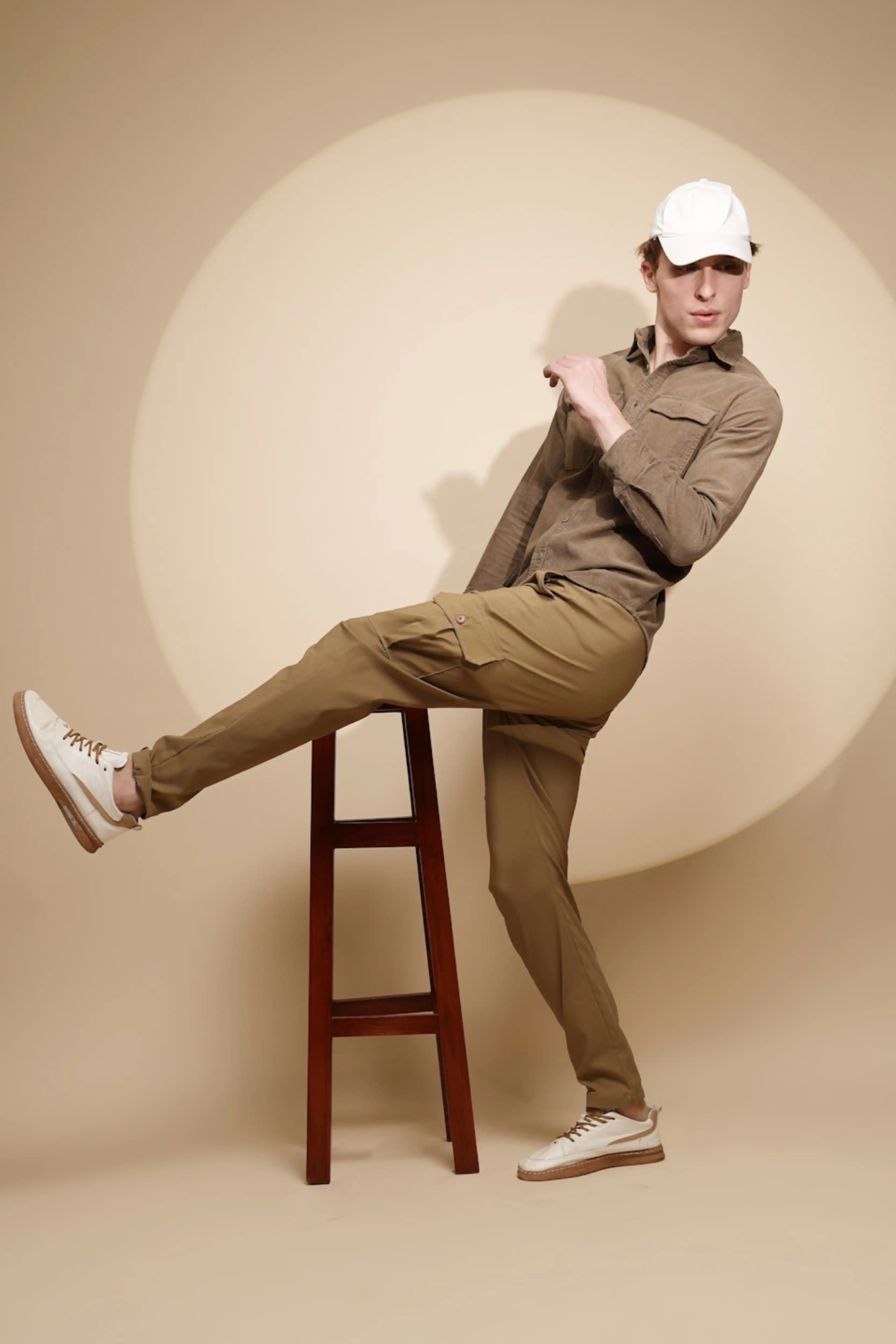 Men Brown Solid Mid Rise Cargo Pant