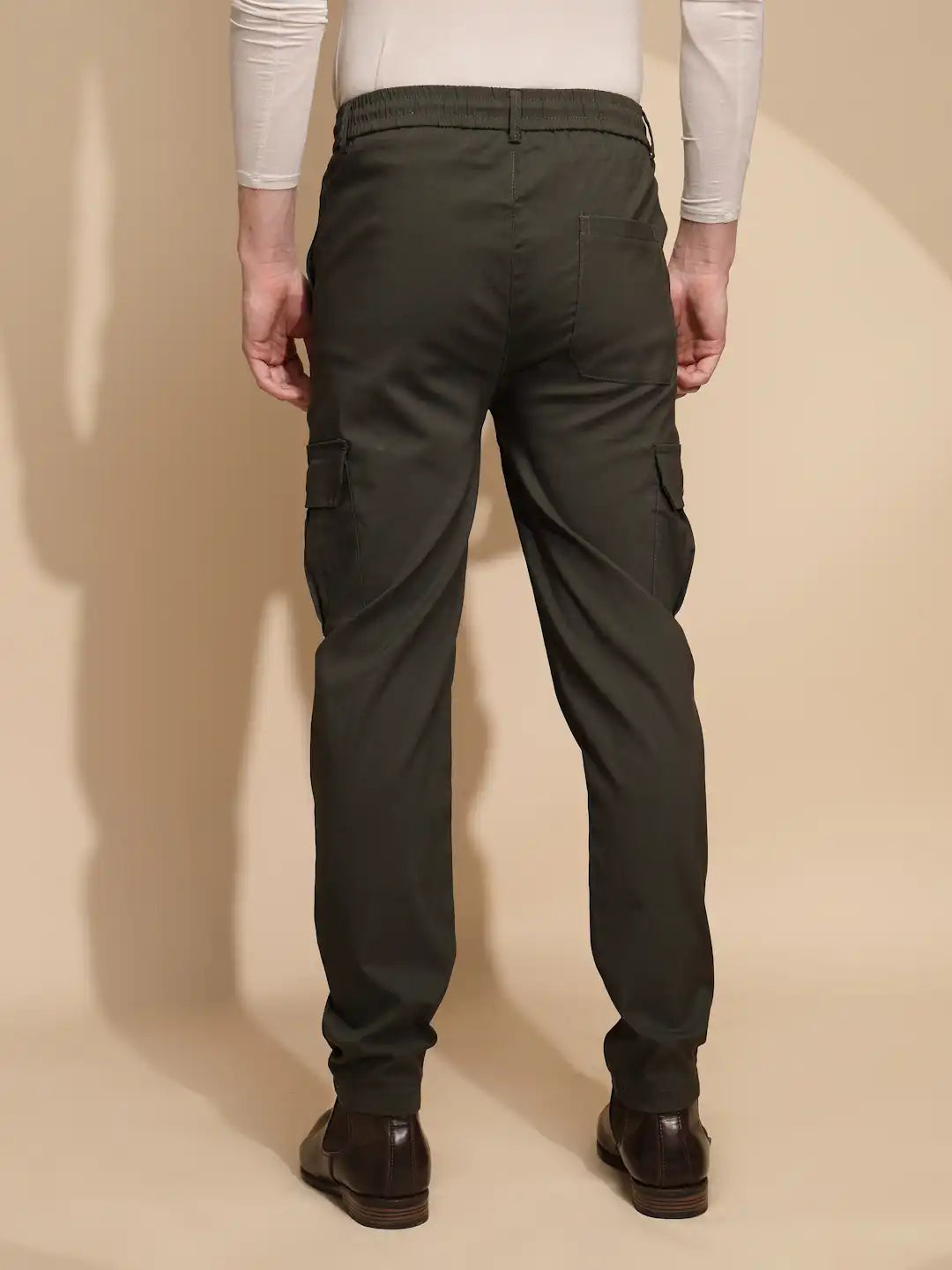 Men Olive Solid Acrylic Mid Rise Cargo Pant