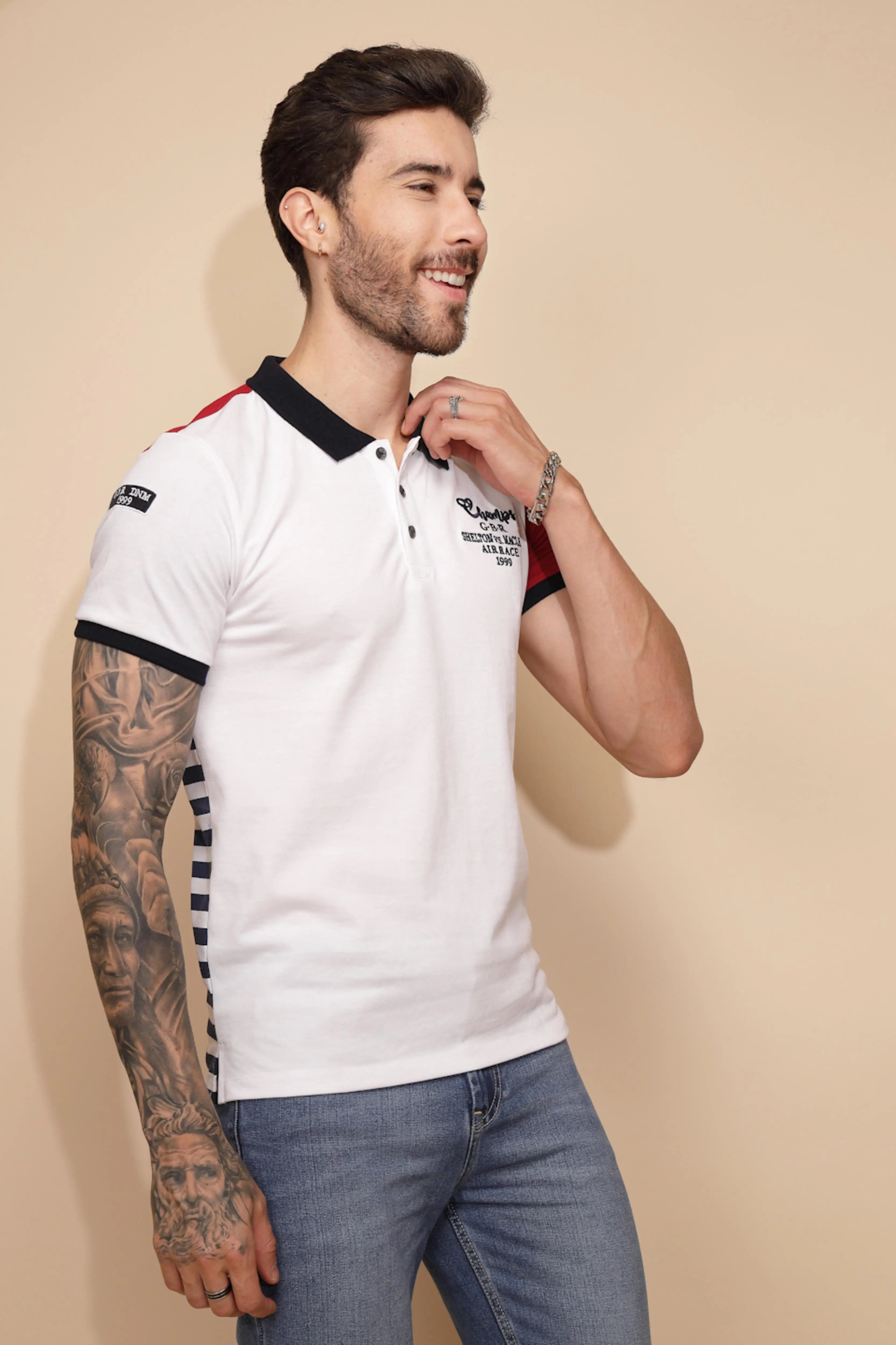 Red Cotton Blend Regular Fit T-Shirt For Men - Global Republic