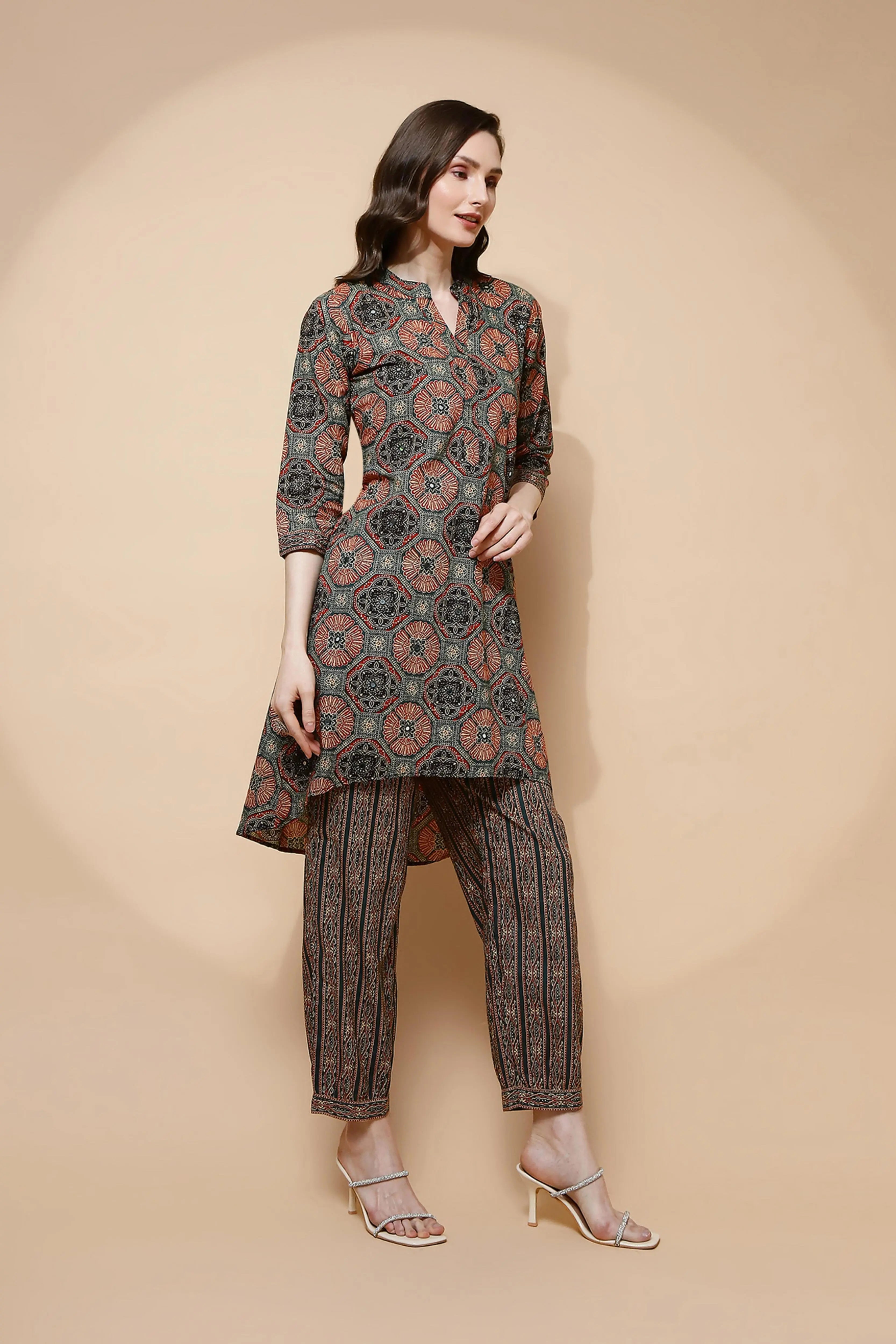 Rust Green Cotton Blend Loose Fit Kurta Set For Women - Global Republic