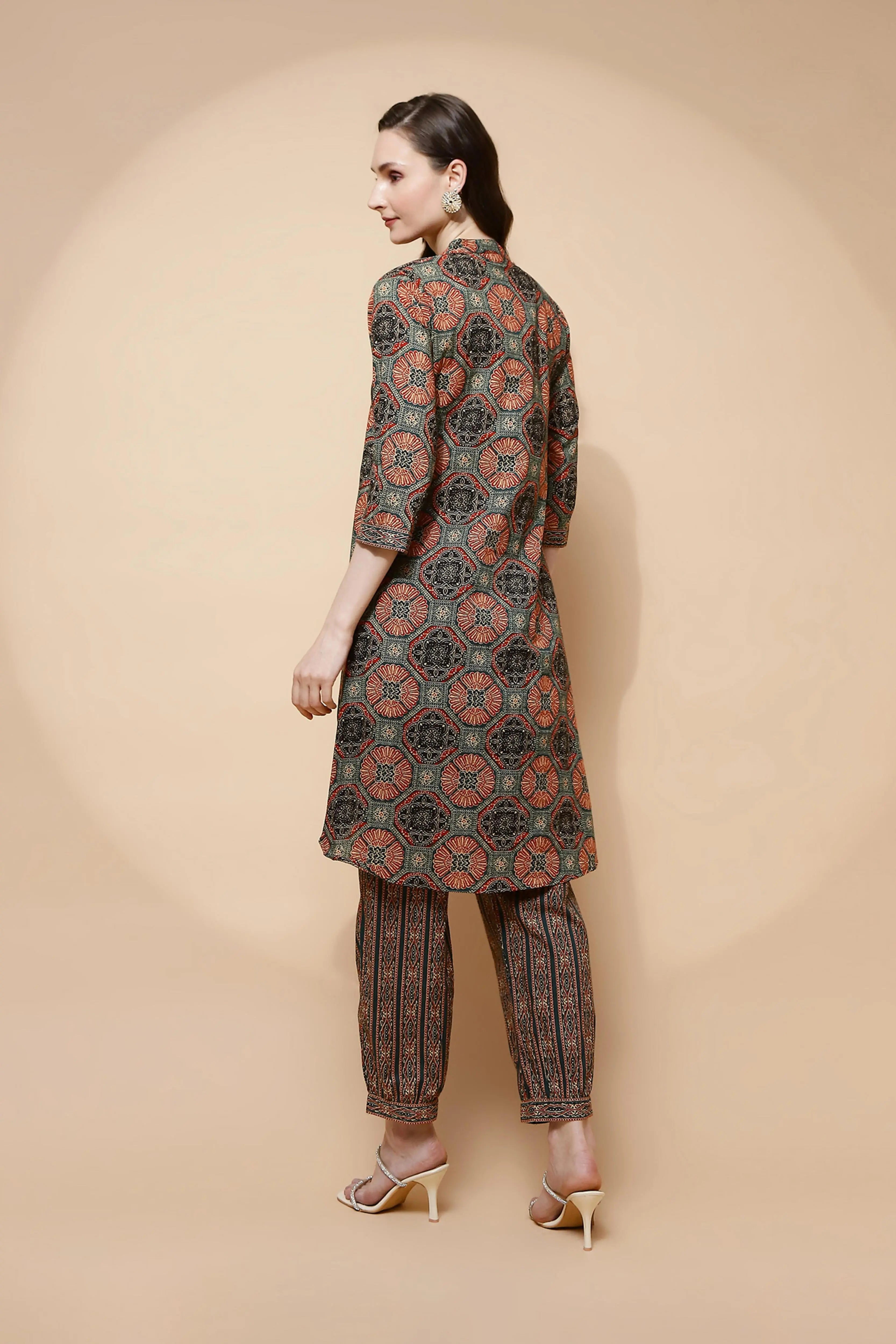 Rust Green Cotton Blend Loose Fit Kurta Set For Women - Global Republic