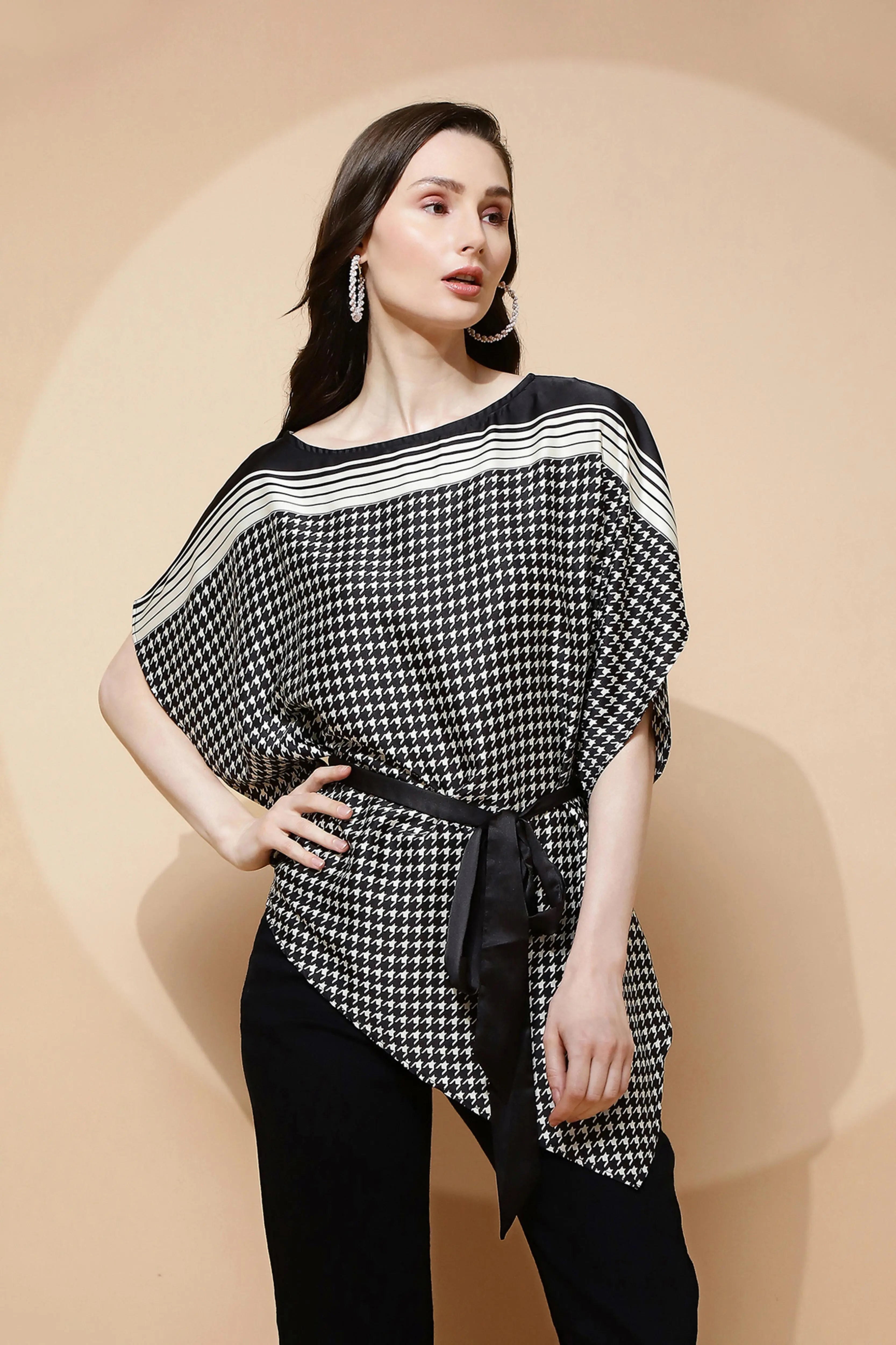 Black  Regular Fit Blouse For Women - Global Republic