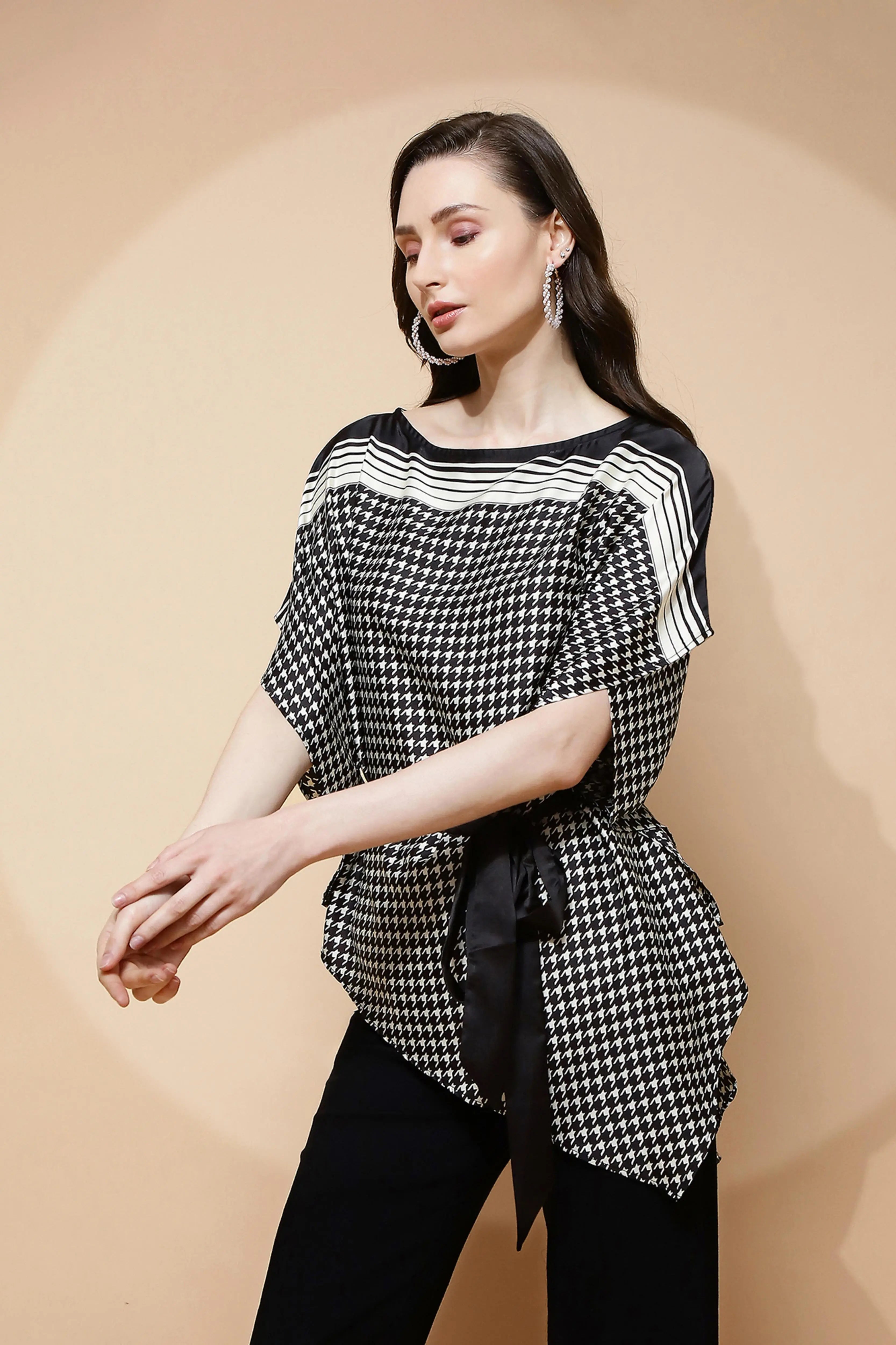 Black  Regular Fit Blouse For Women - Global Republic
