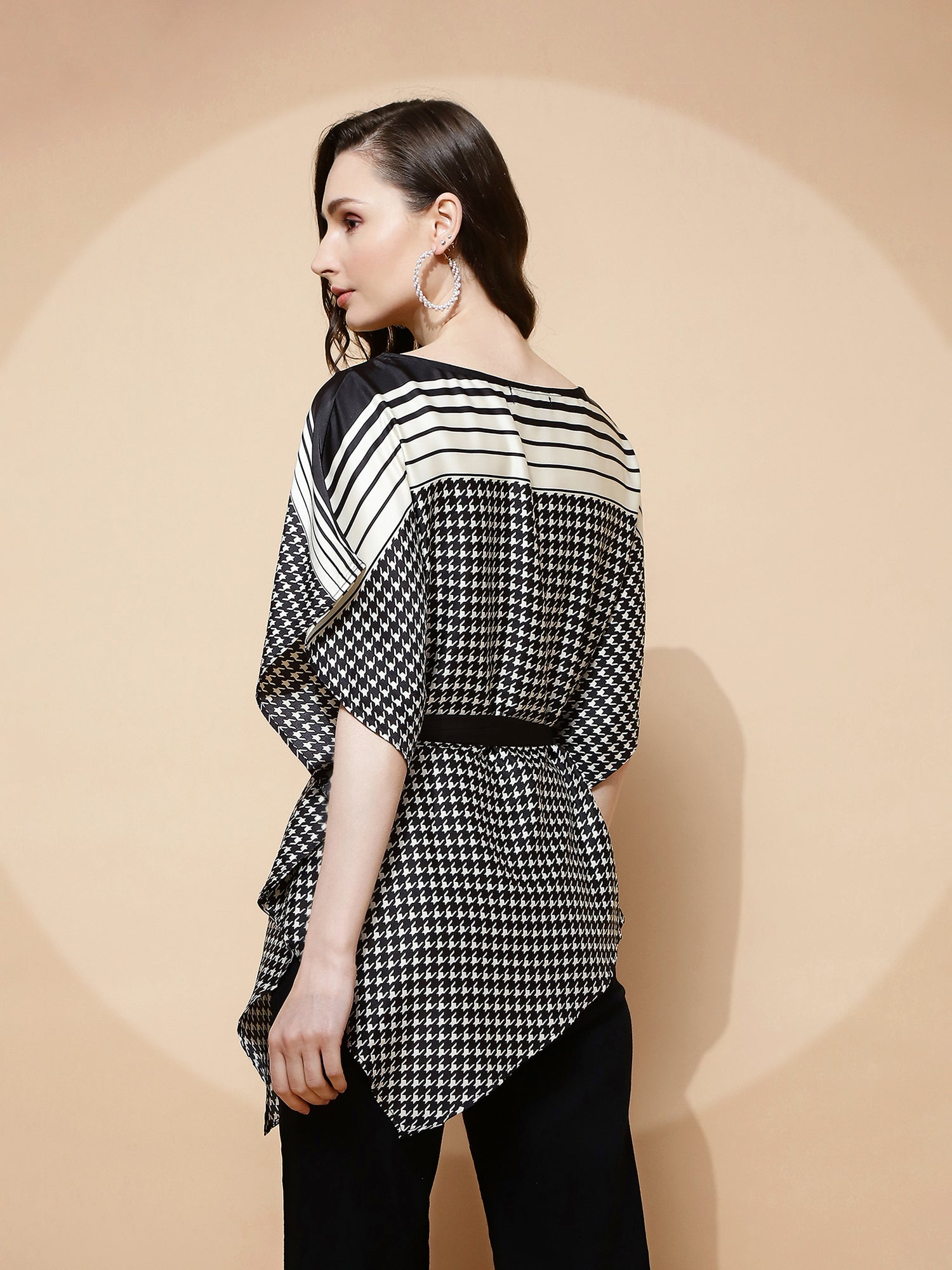 Black  Regular Fit Blouse For Women - Global Republic